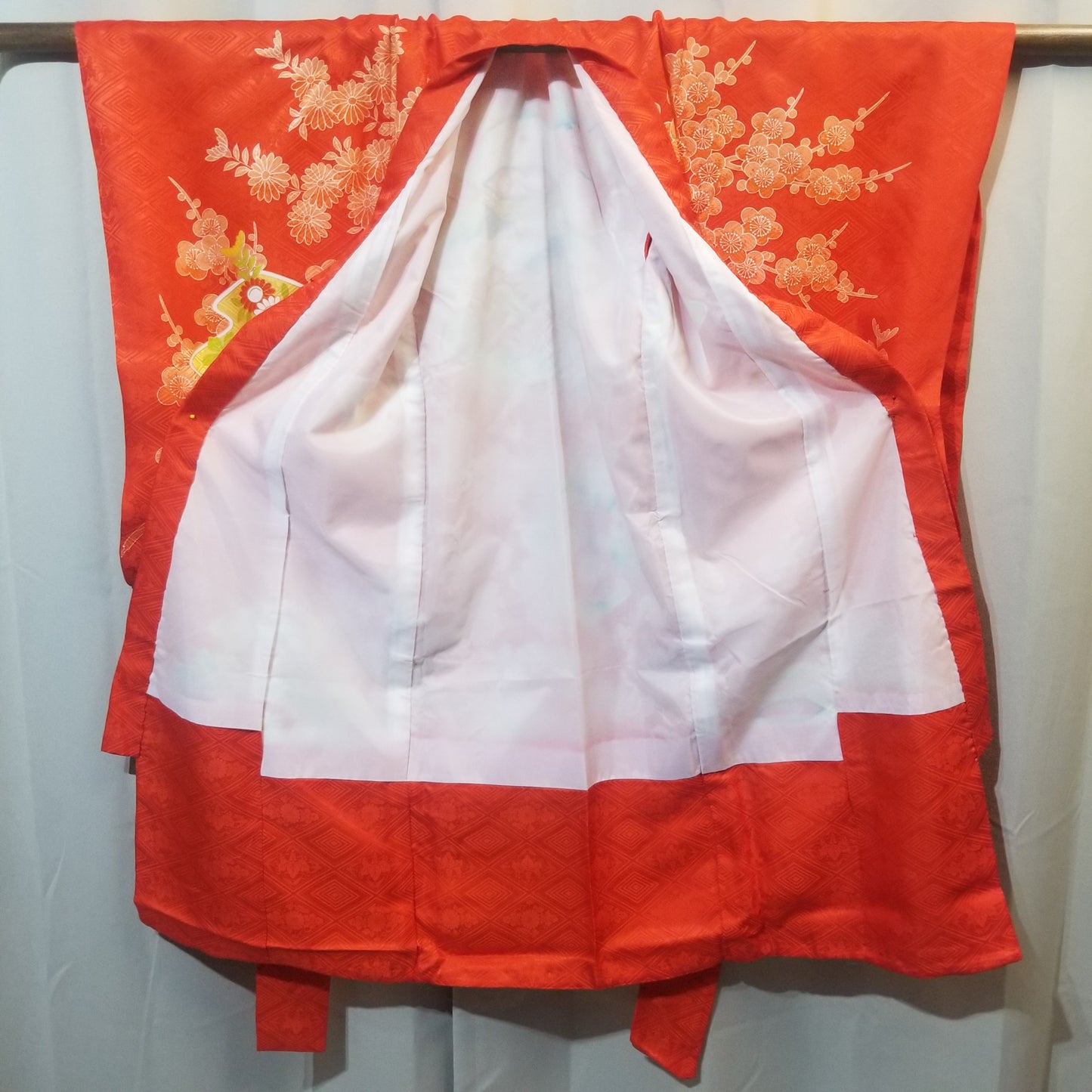 "Mums and Plums" Vintage Girl's Kimono