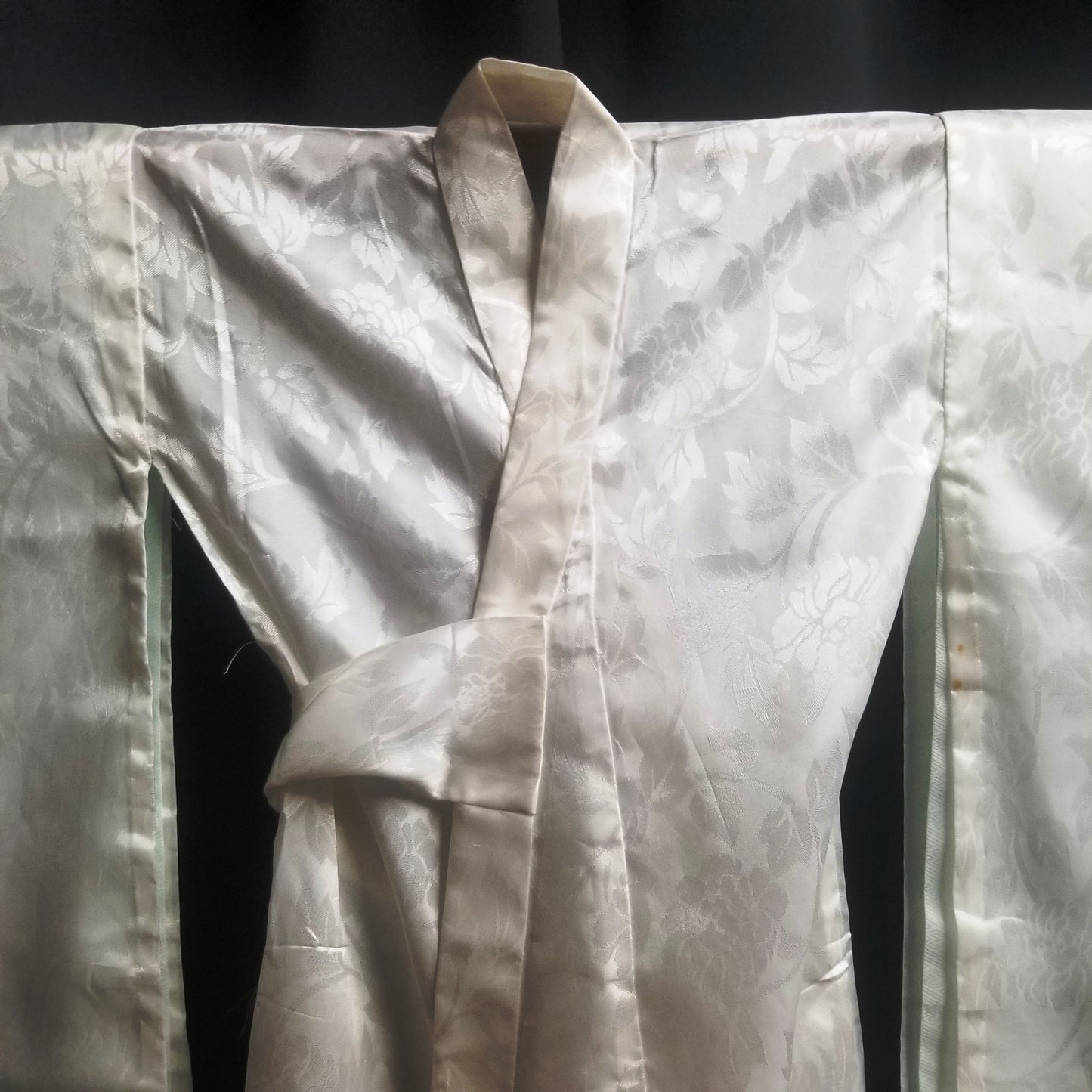 "White Vines" Vintage Girls Underkimono