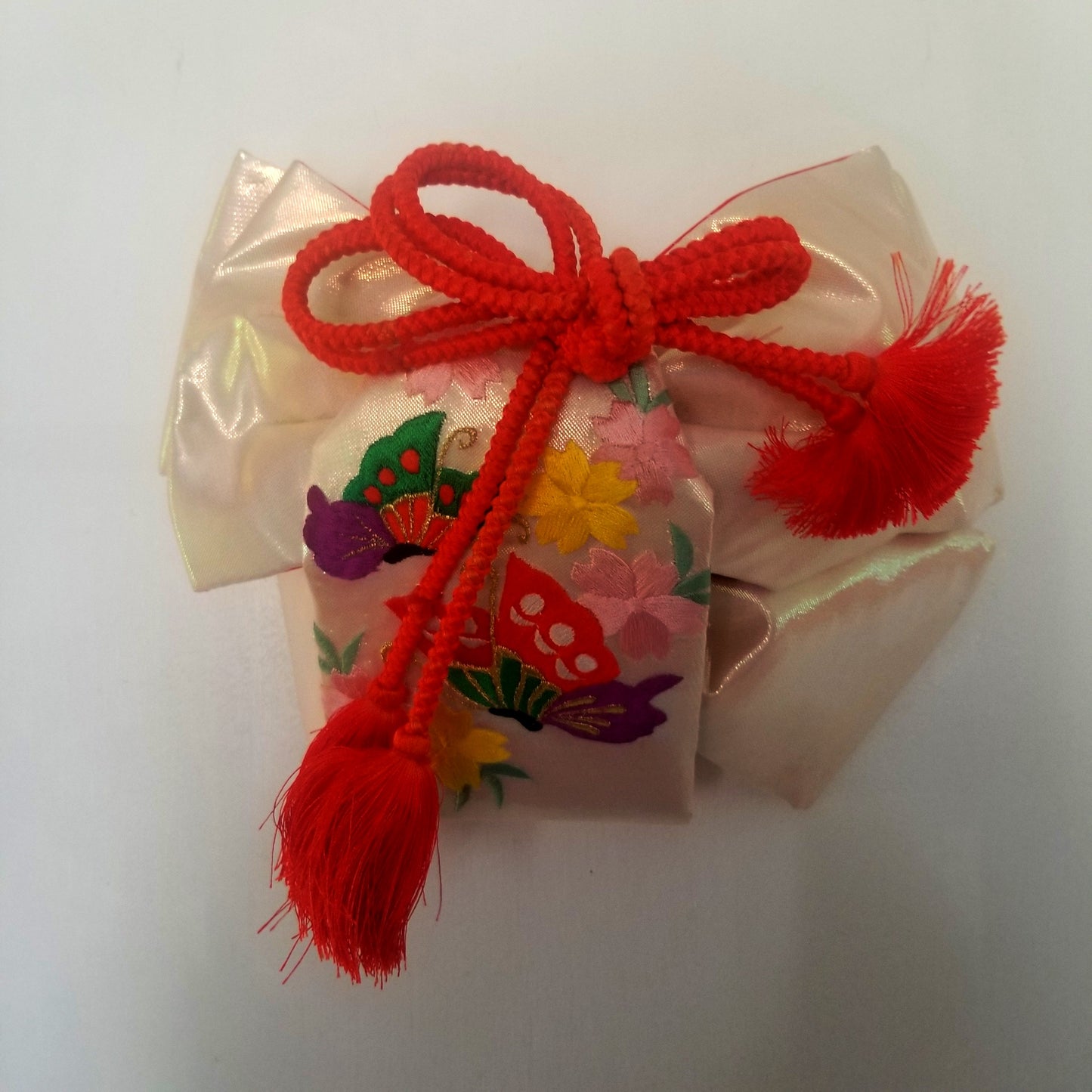 "Fancy White" Girls' Obi Bow