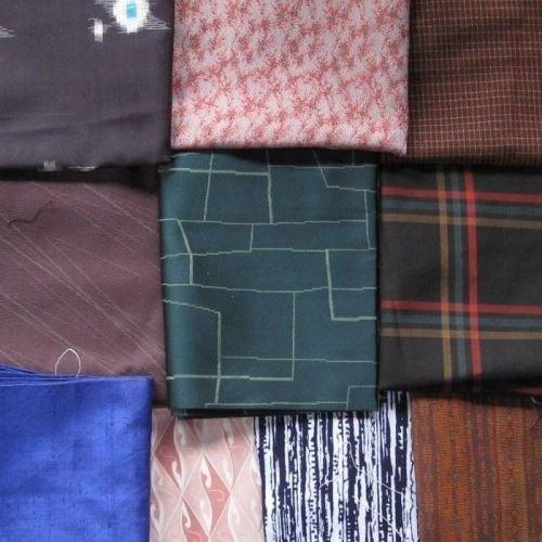 "1 lb Bundle Mix of Japanese Kimono Fabric" - Kyoto Kimono