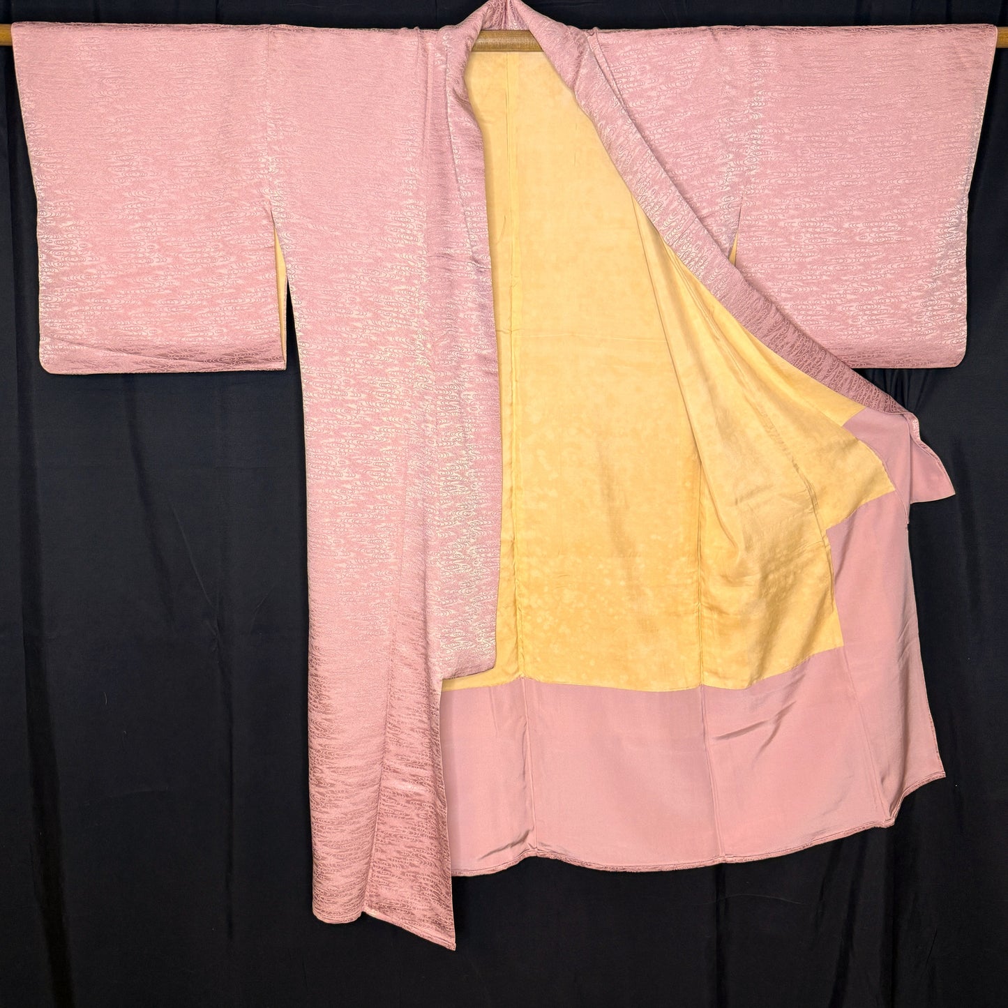 "Swirling Tea" Japanique Robe