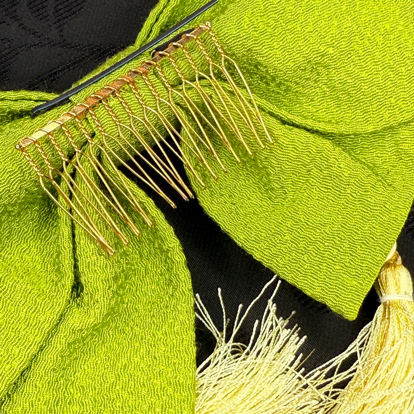 "Bright Green" Vintage Kanzashi Comb