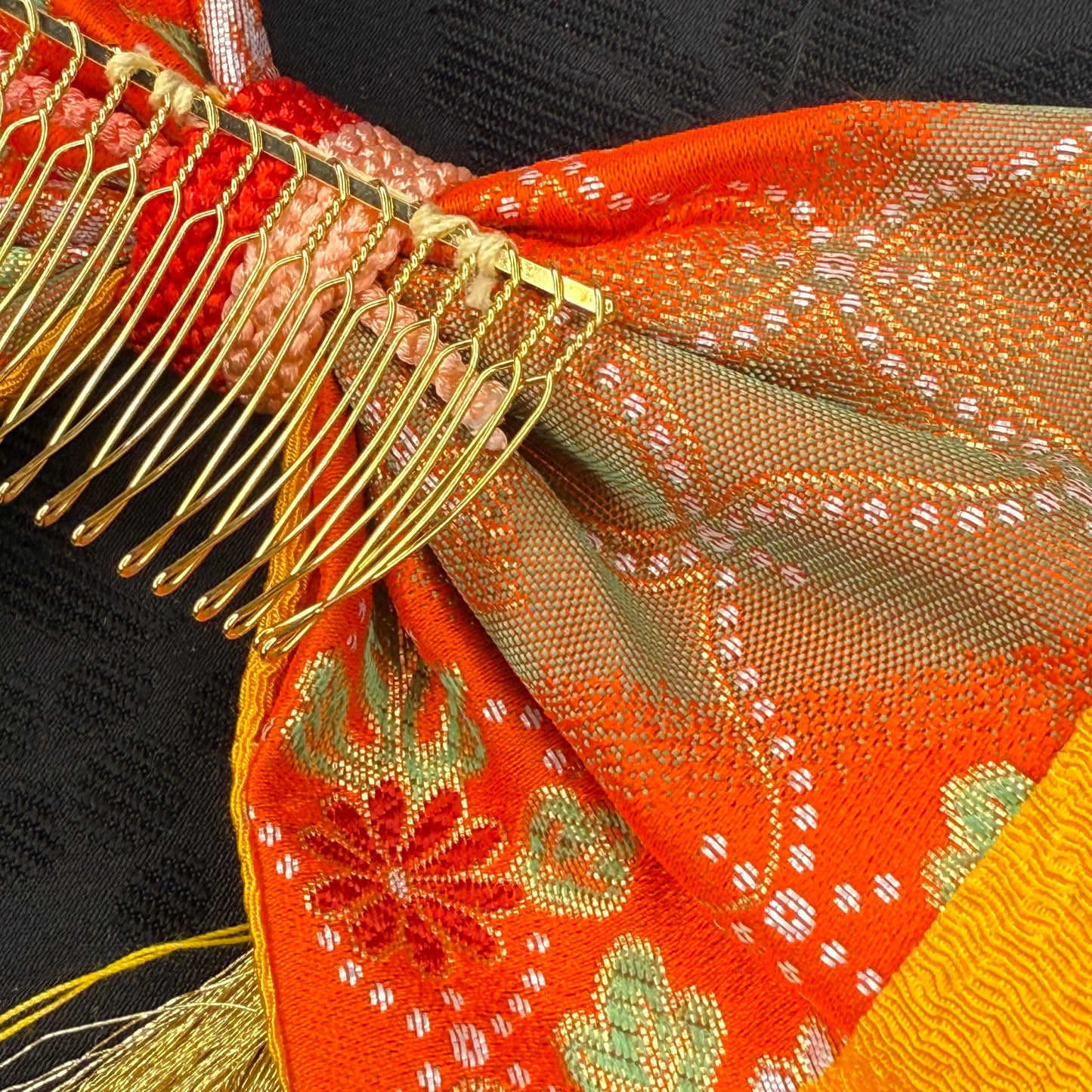"Golden Bow" Vintage Kanzashi Comb