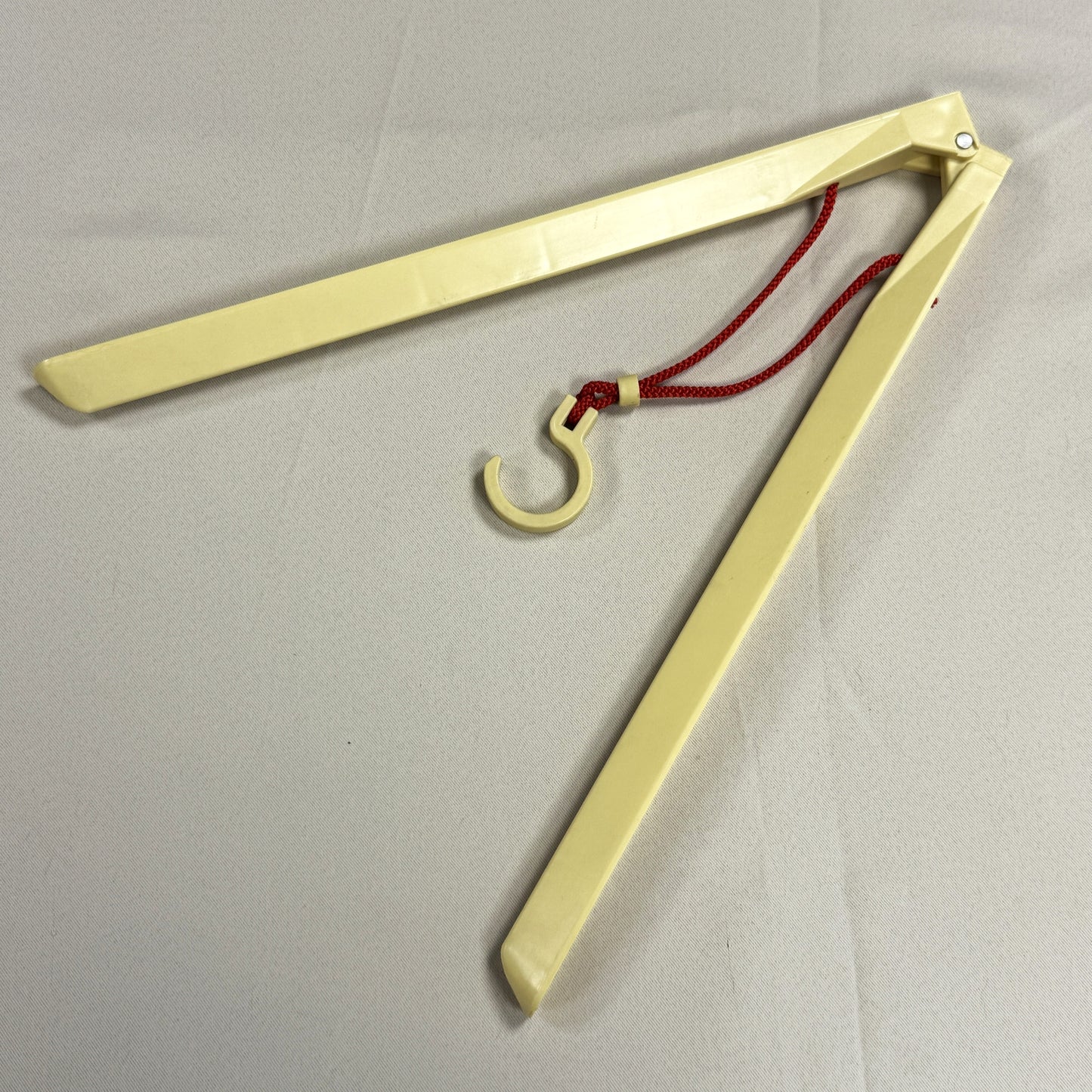 Kimono Hanger - Folding Cream