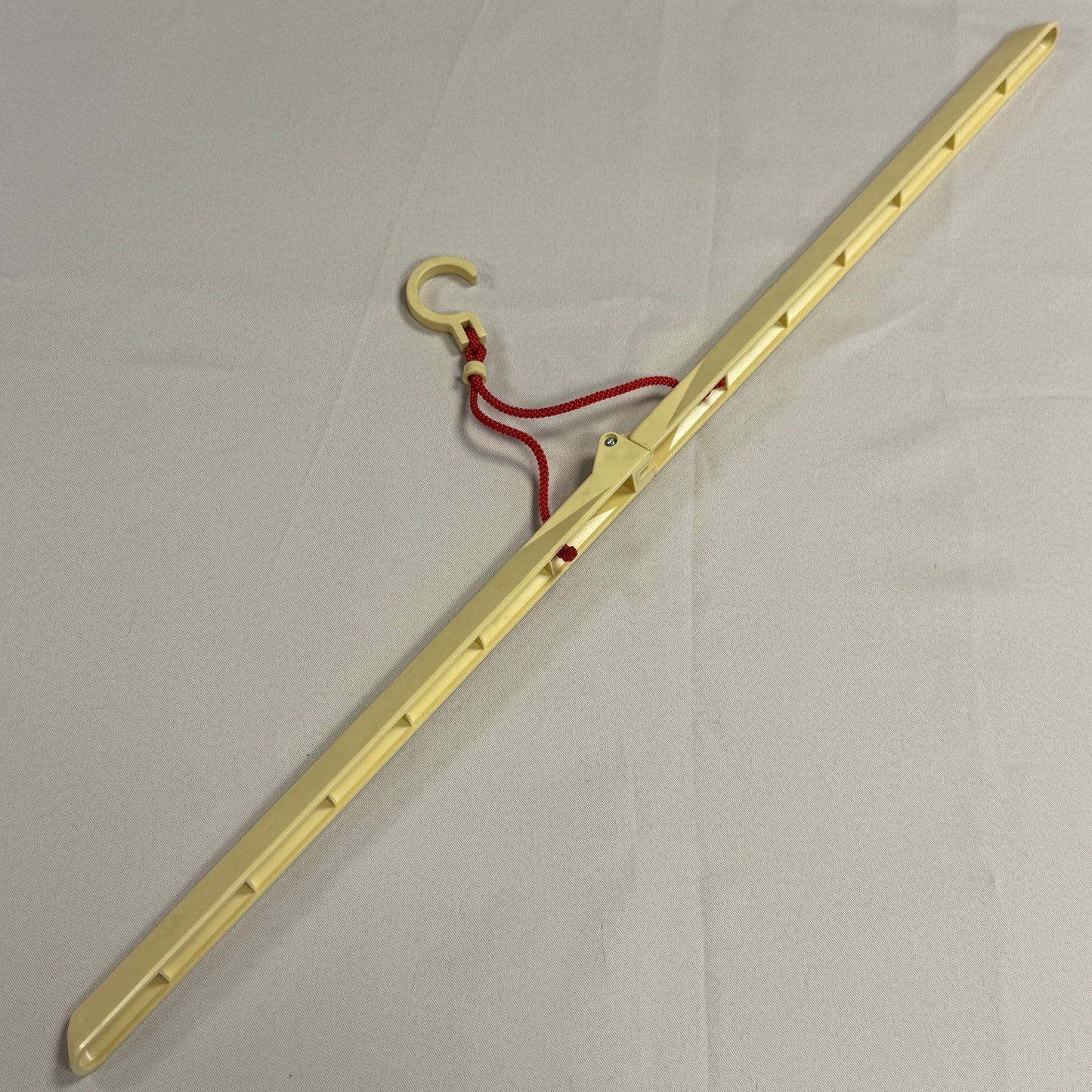 Kimono Hanger - Folding Cream