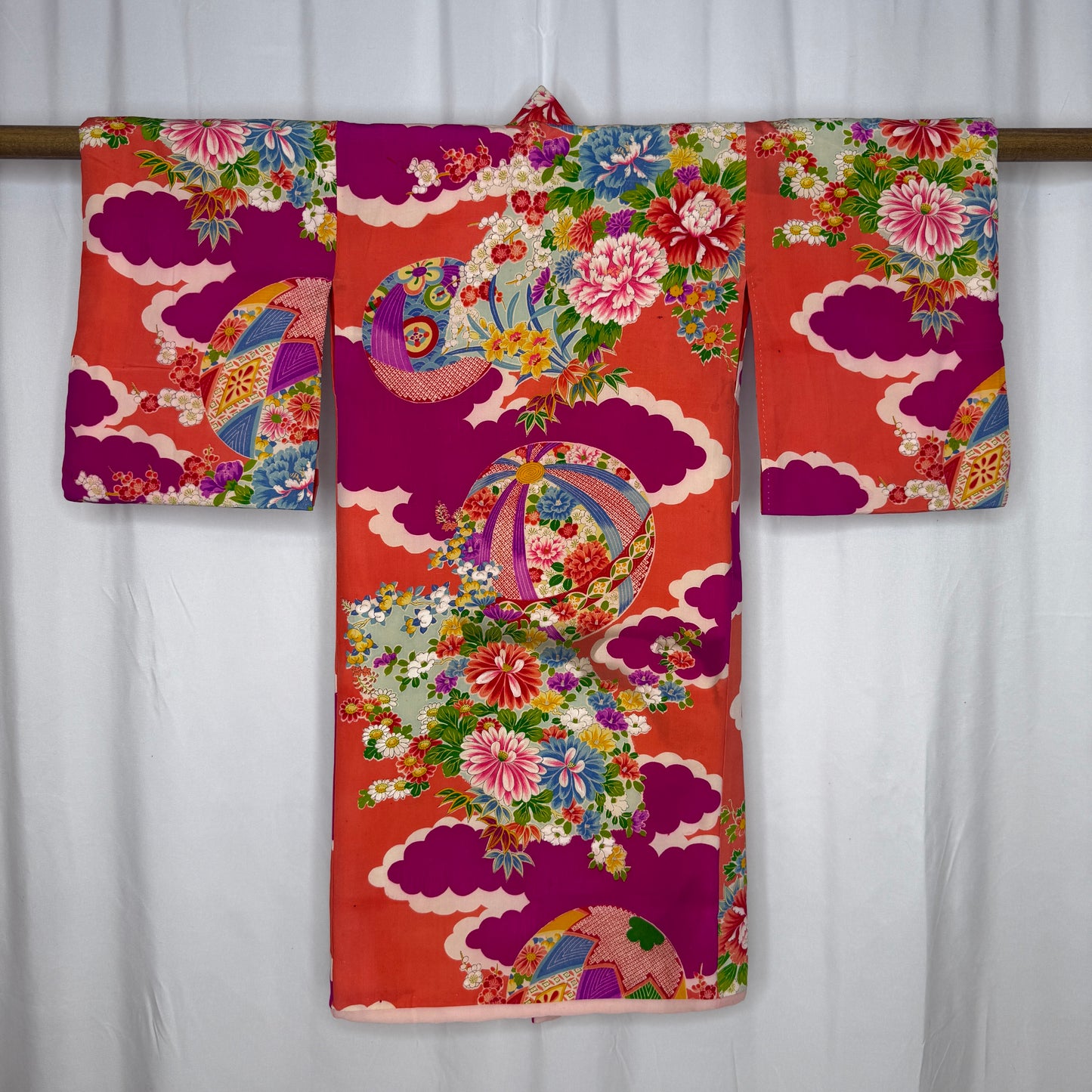 "Temari Charm" Antique Girl's Kimono