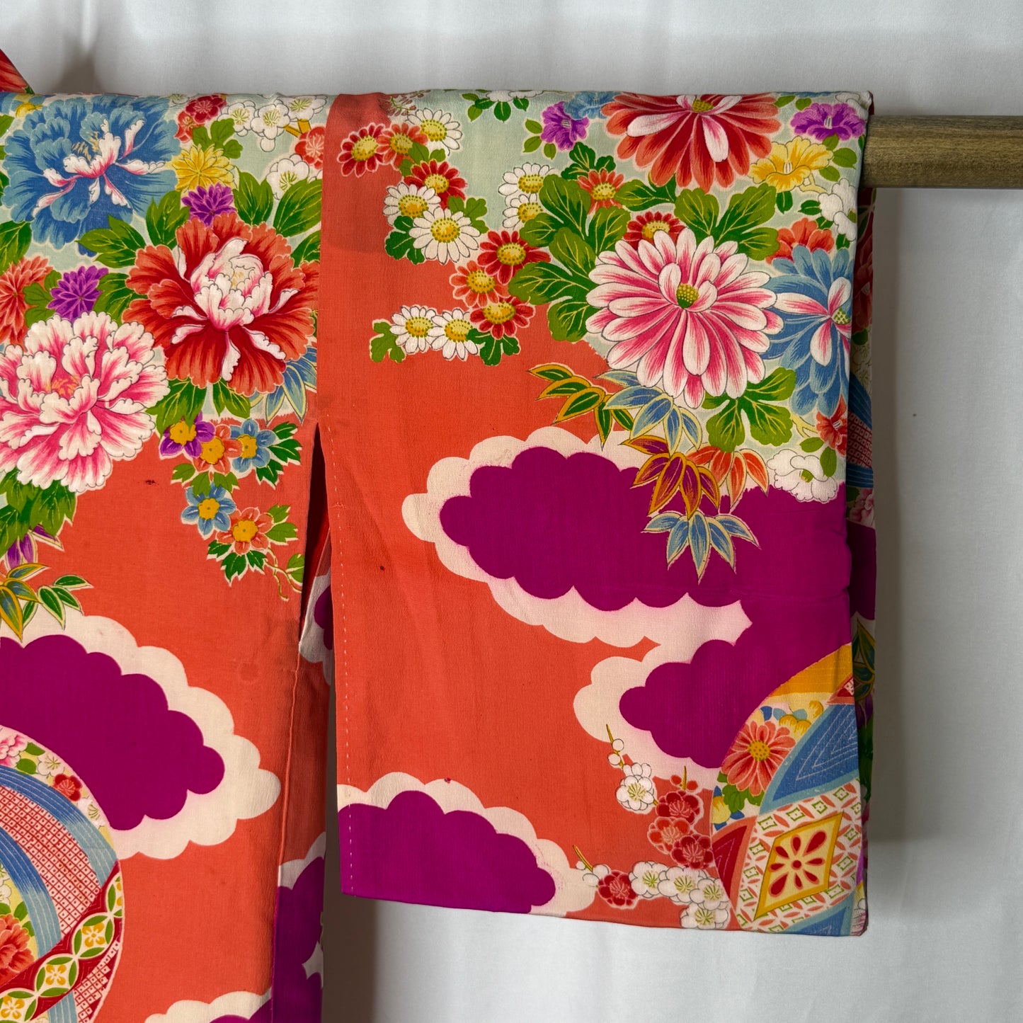 "Temari Charm" Antique Girl's Kimono