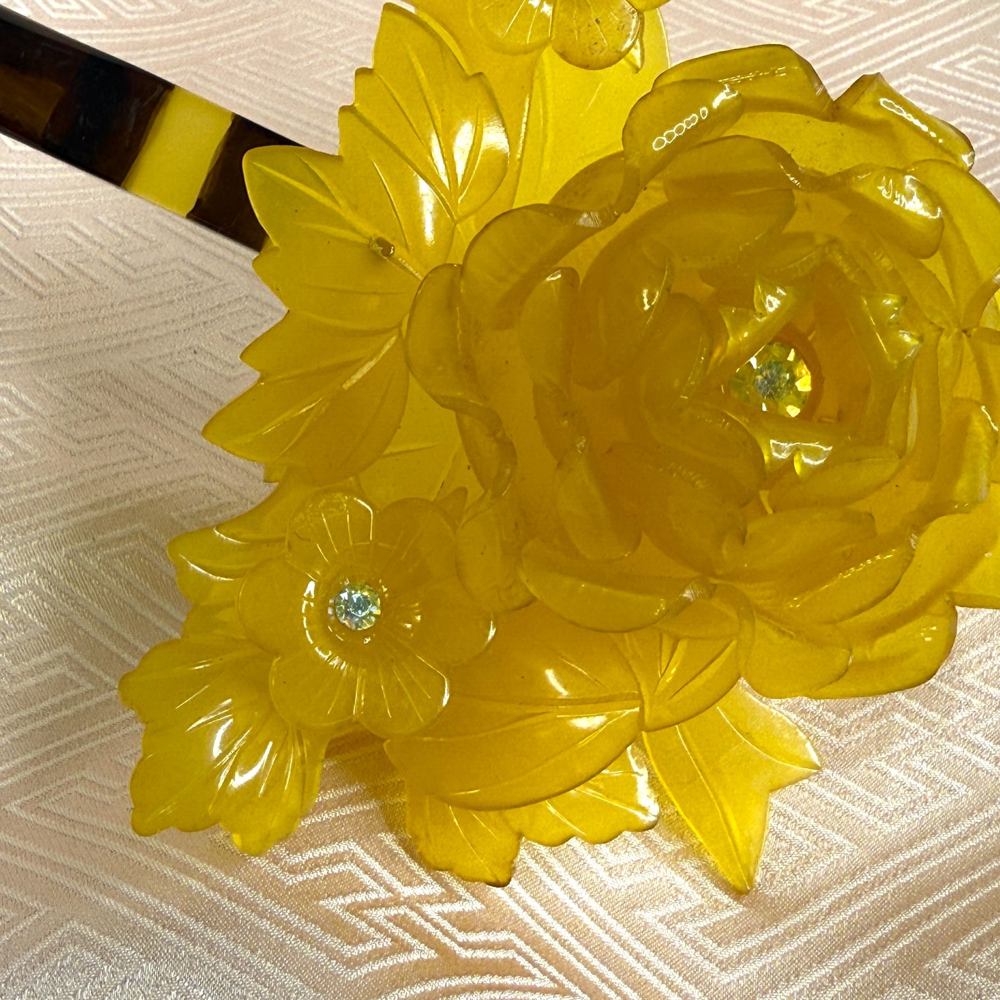 "Sliding Florals 1" Vintage Kanzashi