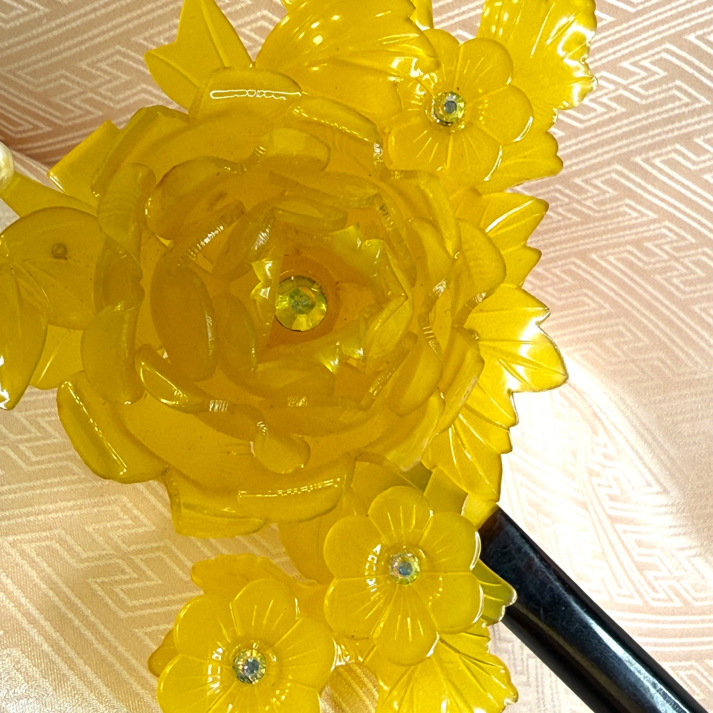 "Sliding Florals 1" Vintage Kanzashi