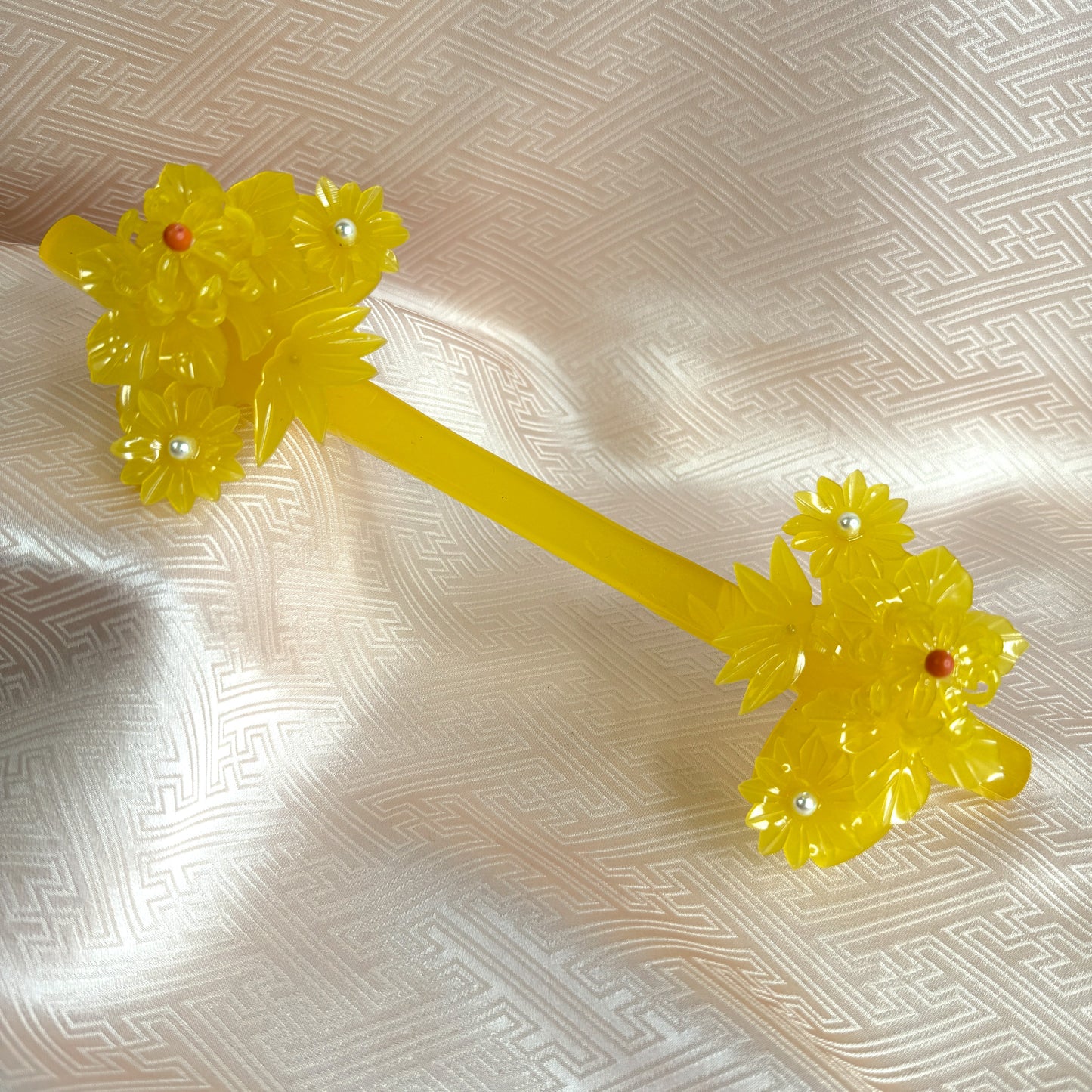 "Sliding Florals 2" Vintage Kanzashi