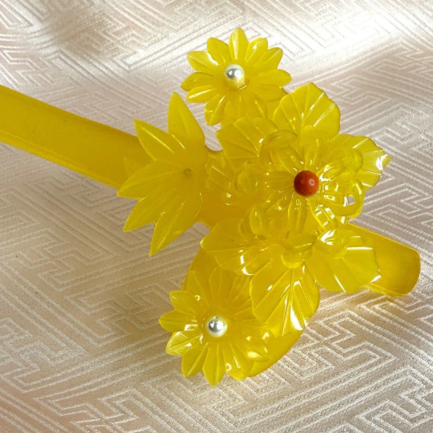 "Sliding Florals 2" Vintage Kanzashi