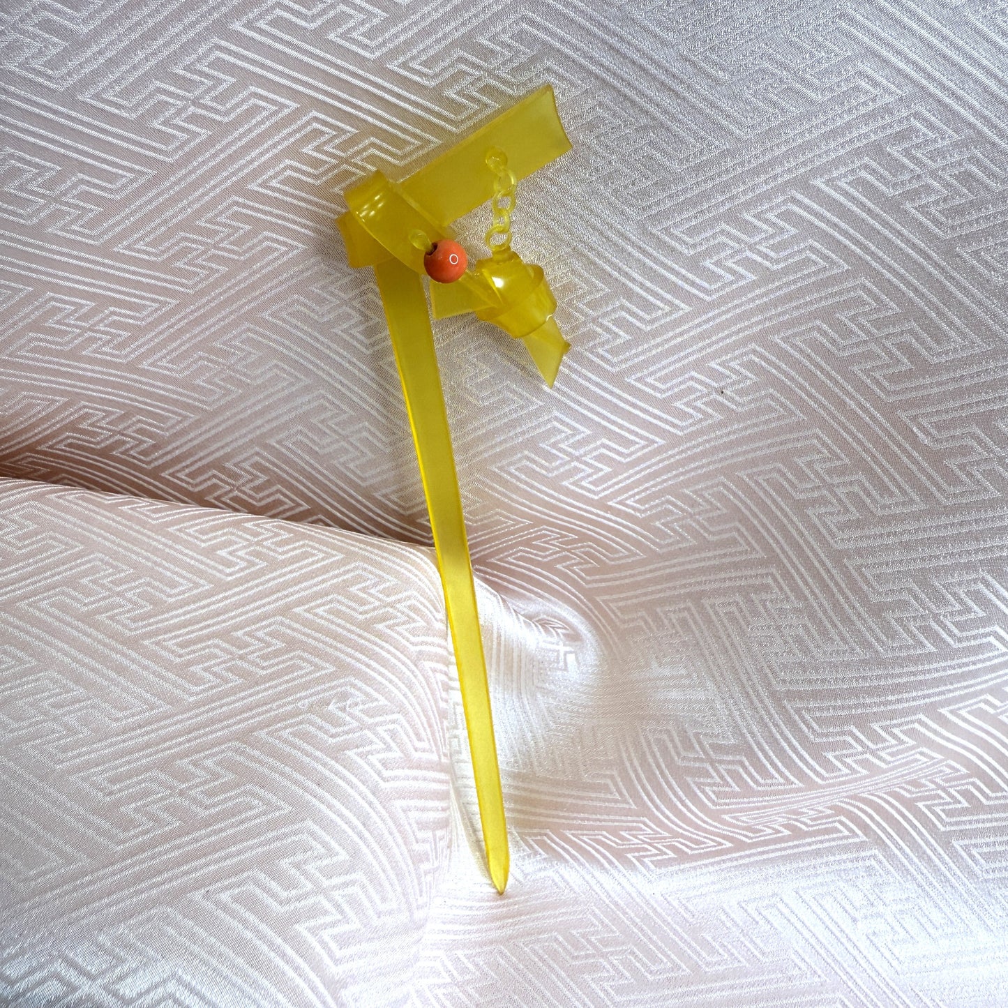 "Twisted Bira Bira" Vintage Kanzashi