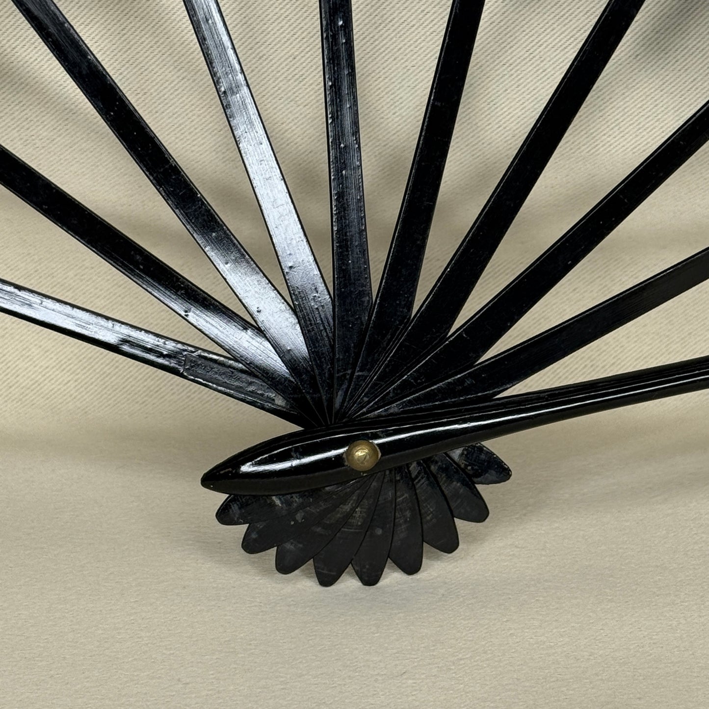 "Arctic Wave" Vintage Dance Folding Fan
