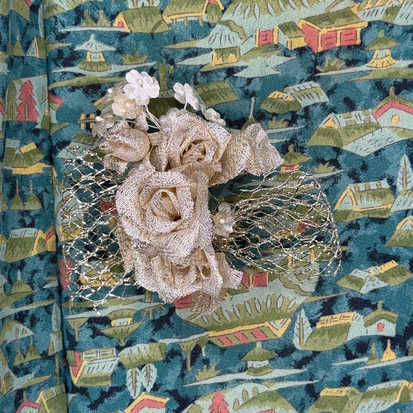 "Golden Roses" Vintage Kanzashi