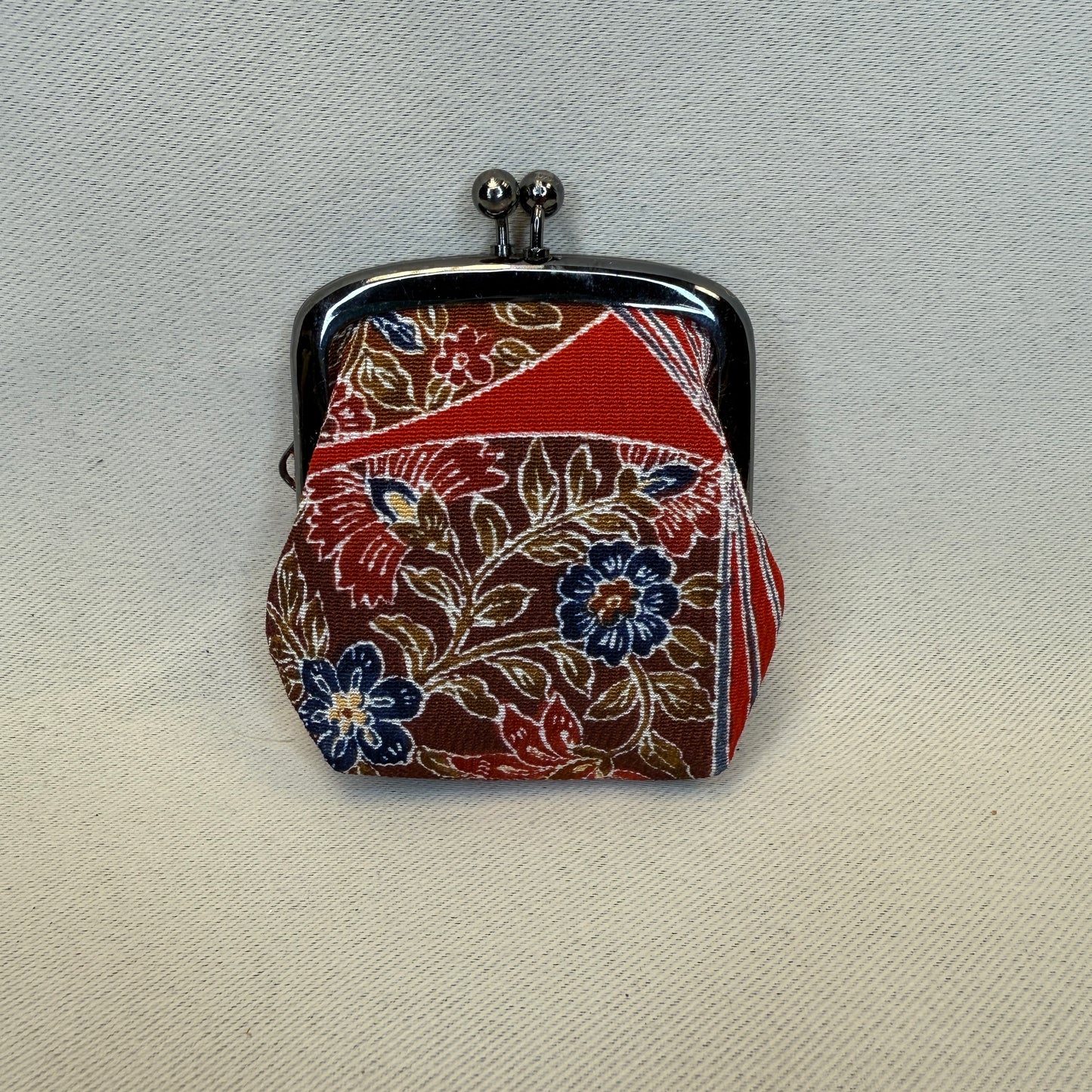 "Blossoms of Kaga" Japanese Clasp Coin Purse