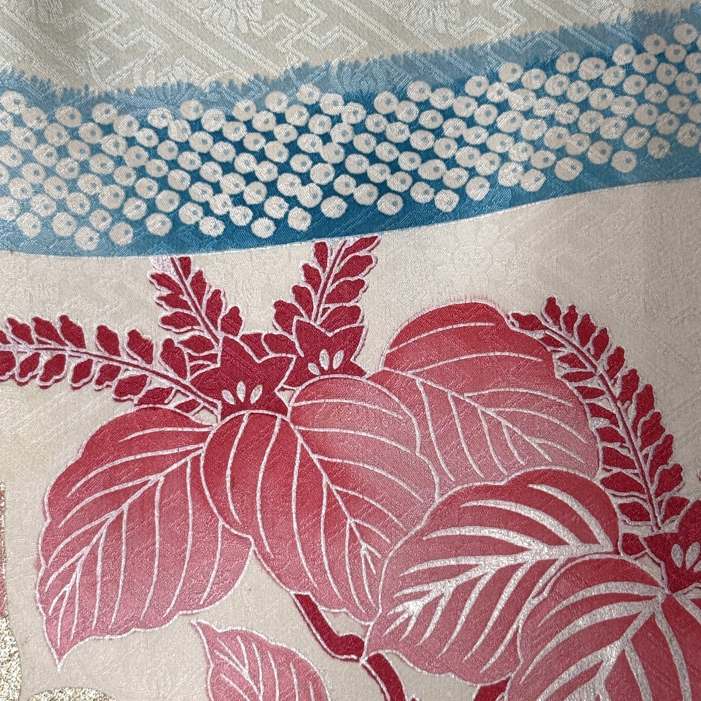 "Feminine Charm" Vintage Furisode Kimono