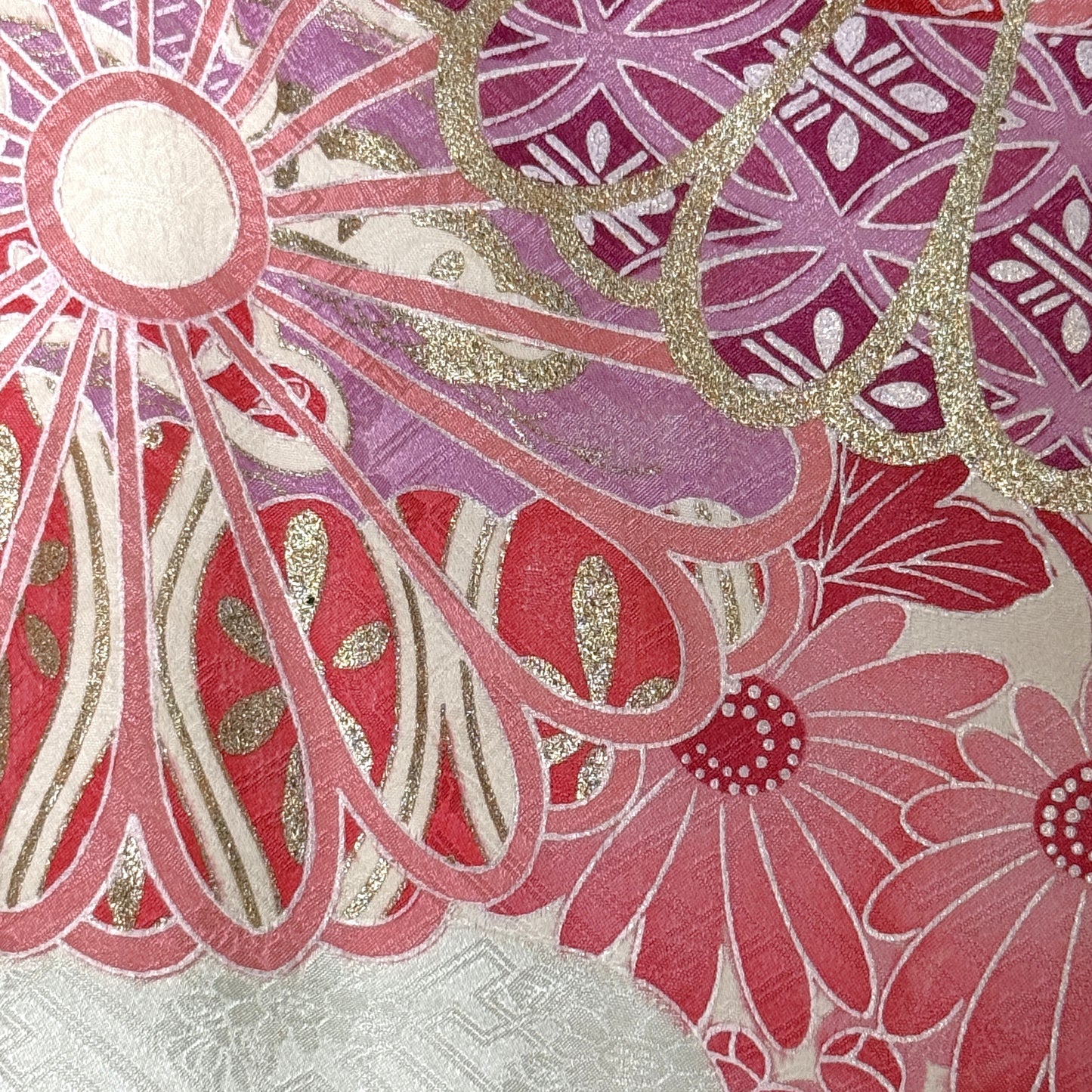 "Feminine Charm" Vintage Furisode Kimono