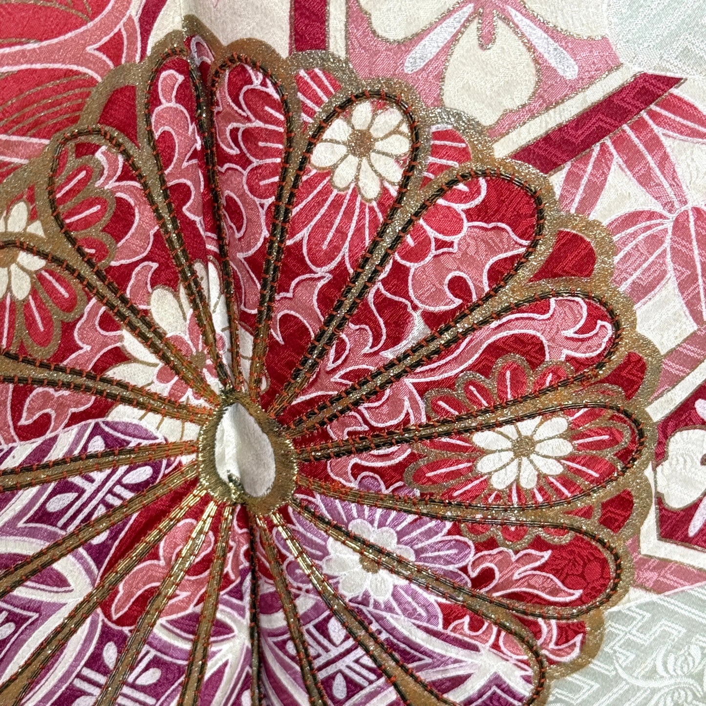 "Feminine Charm" Vintage Furisode Kimono