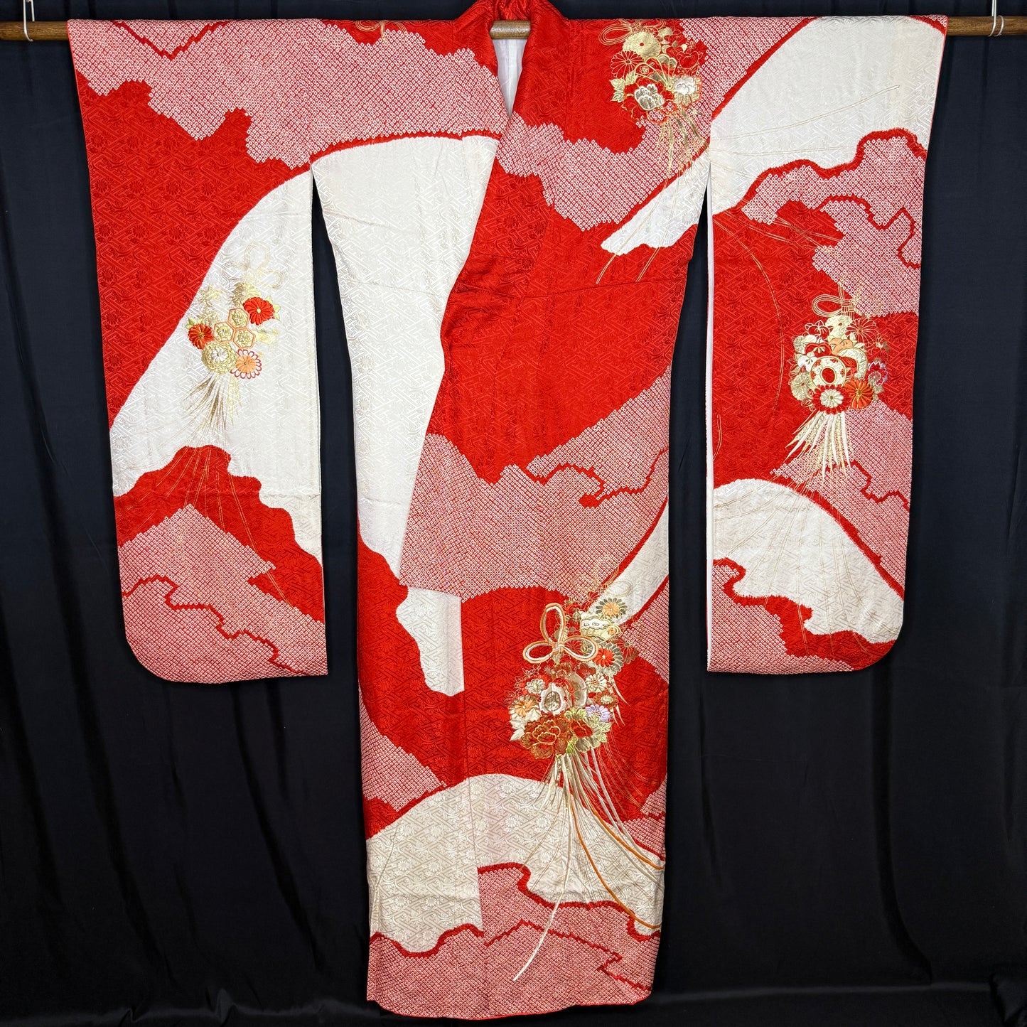 "Kusudama" Vintage Furisode Kimono