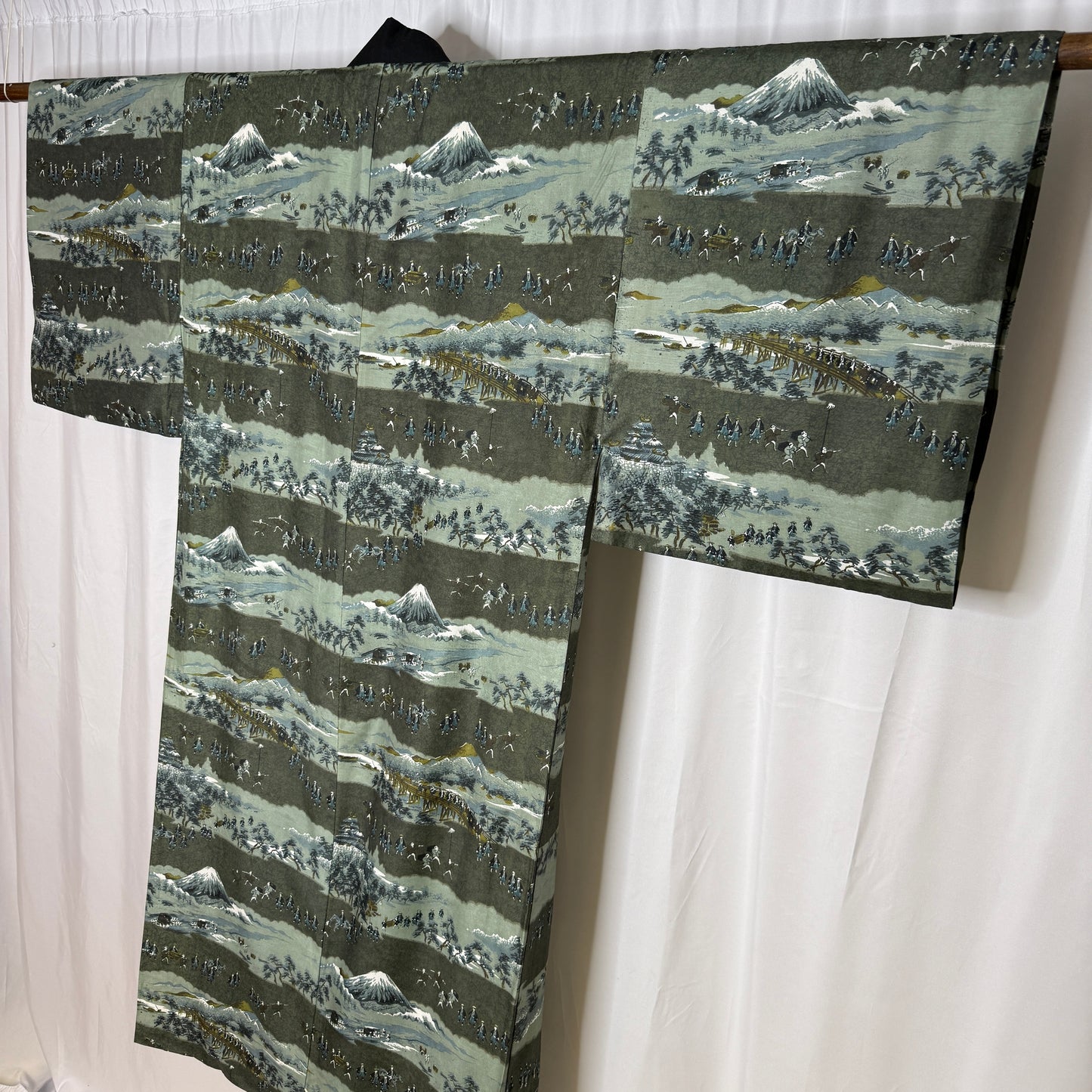 "Tokaido Journey" Man's Juban Underkimono