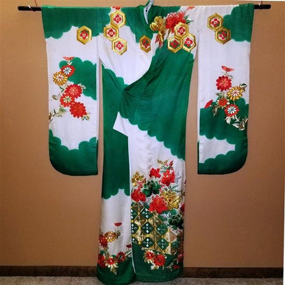"Embroidered Elegance" Vintage Japanese Kakeshita - Kyoto Kimono