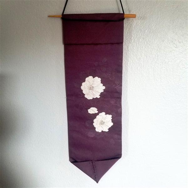 "White Camelia 1" Japanique Tapestry - Kyoto Kimono