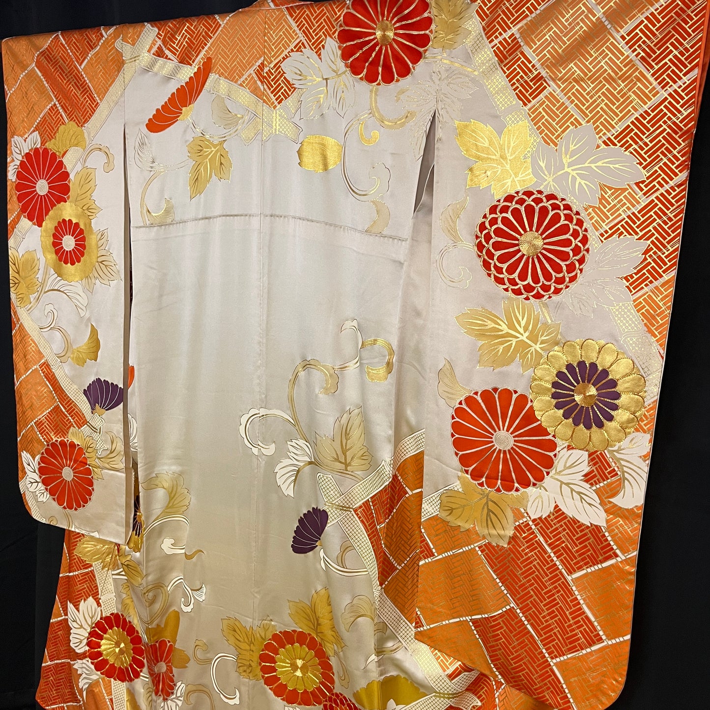 "Autumn Charmer" Vintage Furisode Kimono