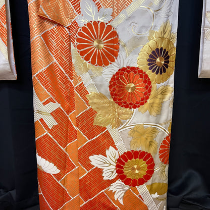 "Autumn Charmer" Vintage Furisode Kimono