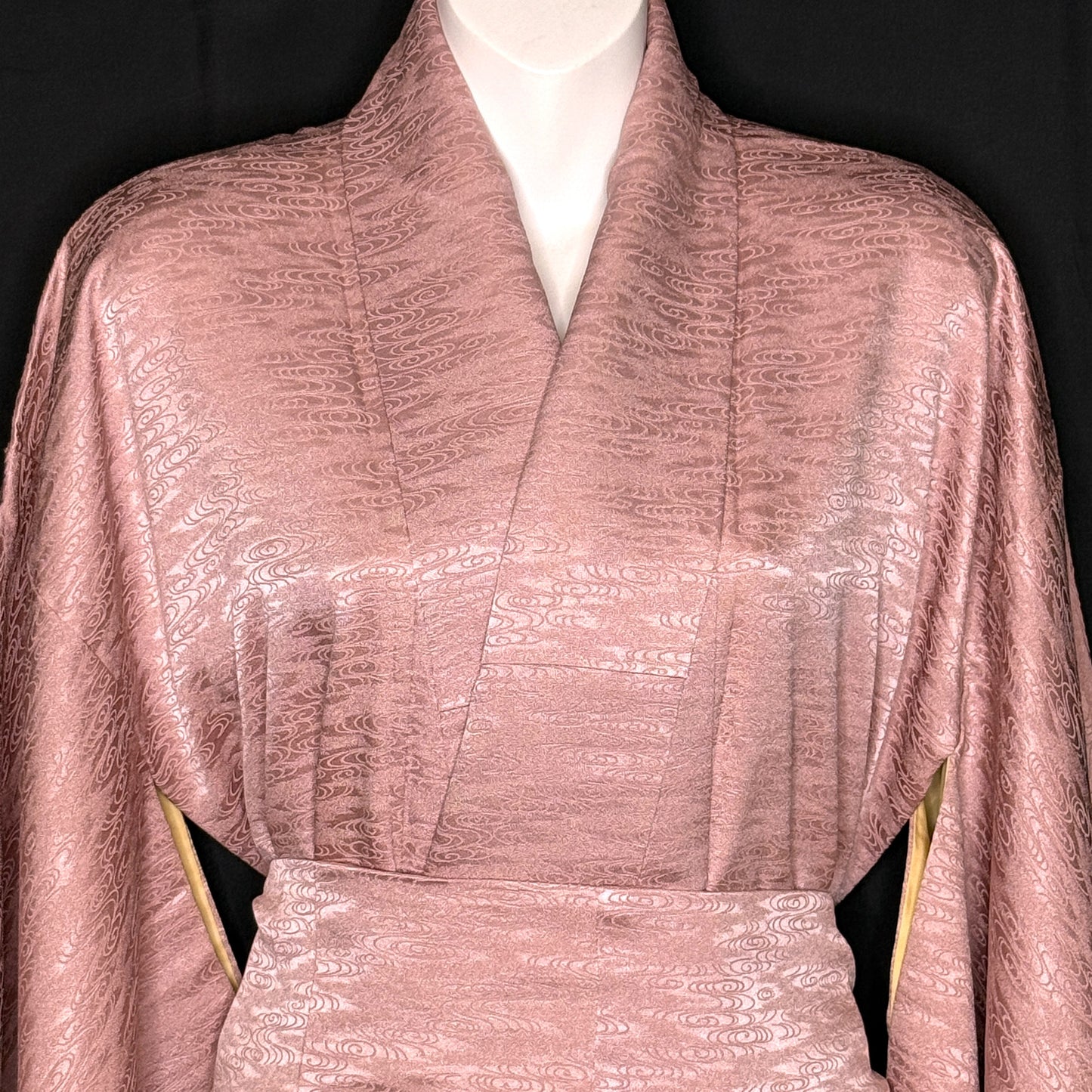 "Swirling Tea" Japanique Robe