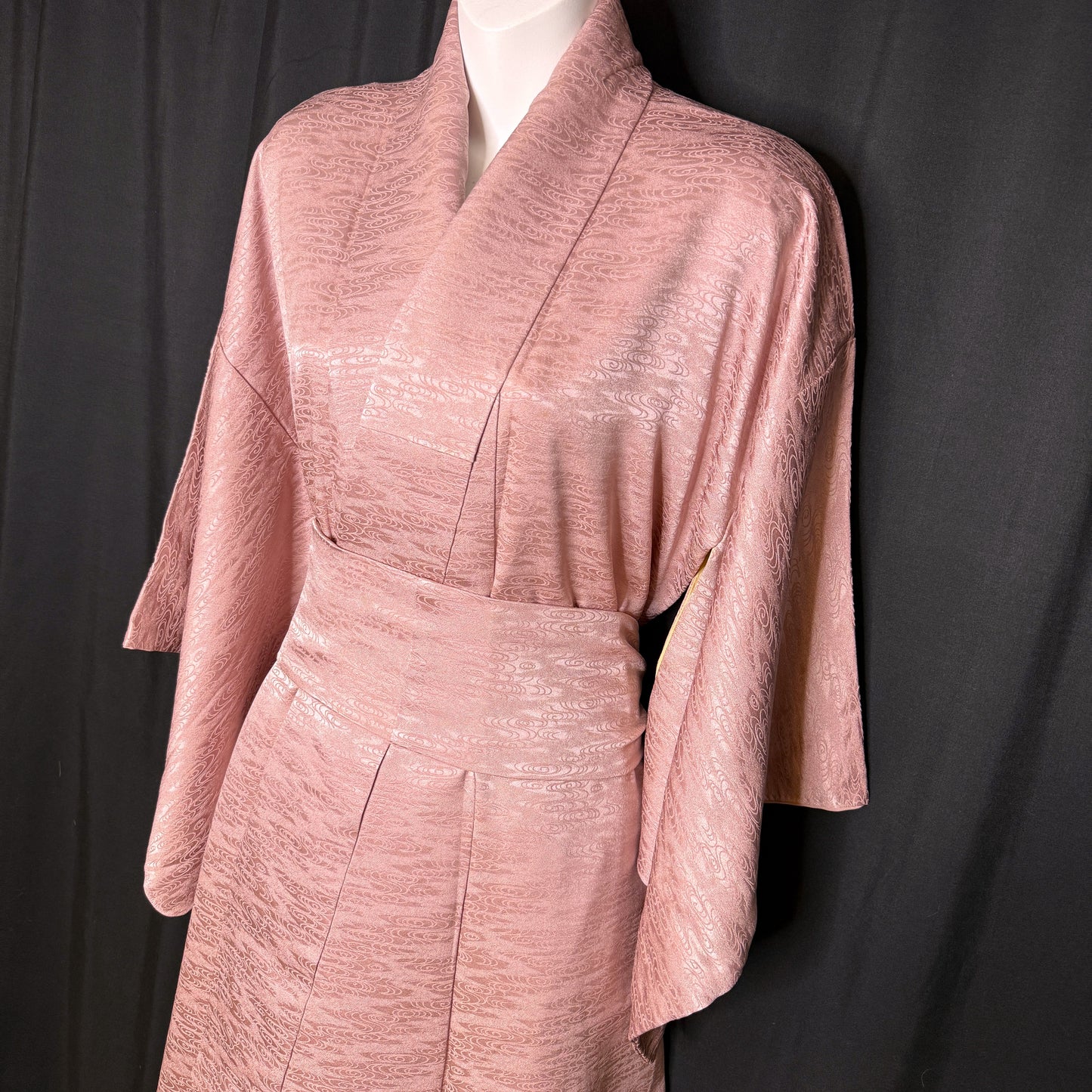 "Swirling Tea" Japanique Robe