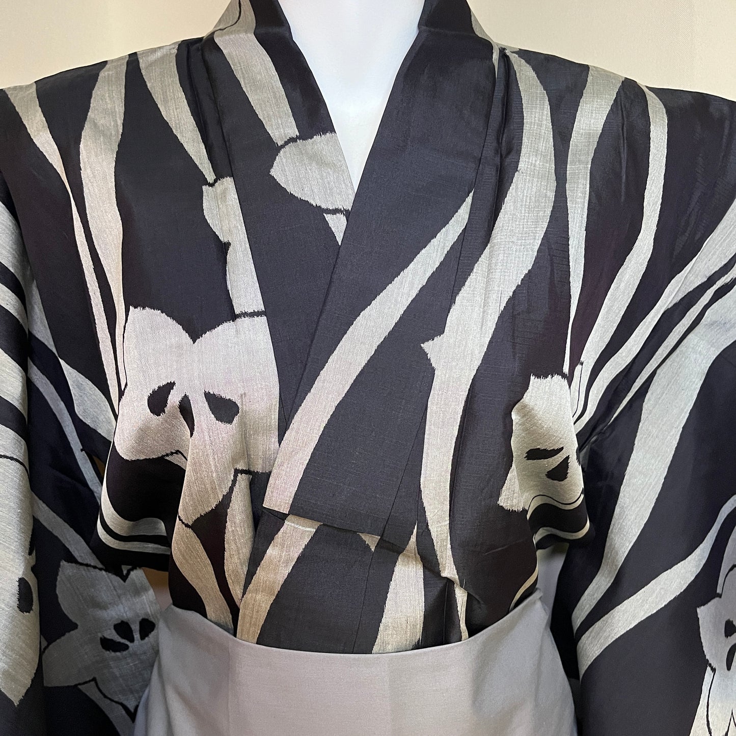 "Rising Bellflower" Vintage Meisen Kimono