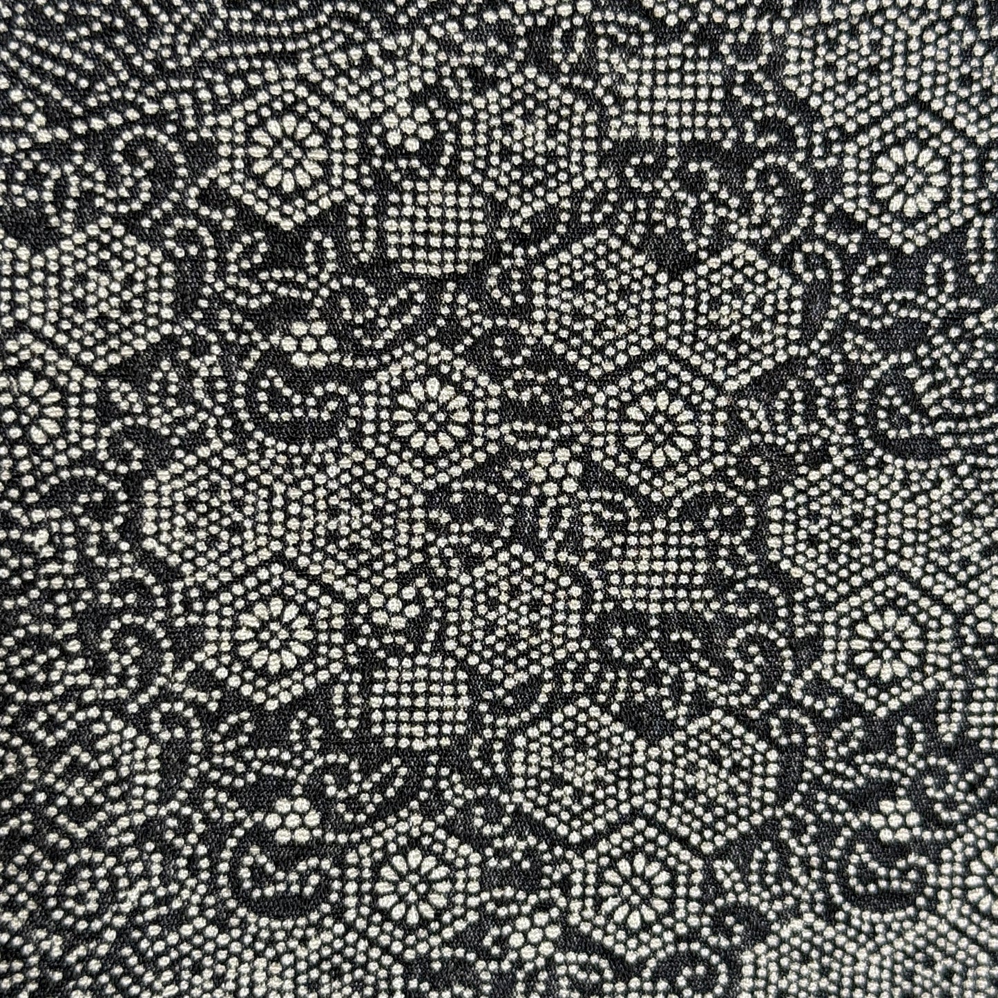 "River Pebbles" Japanique Robe