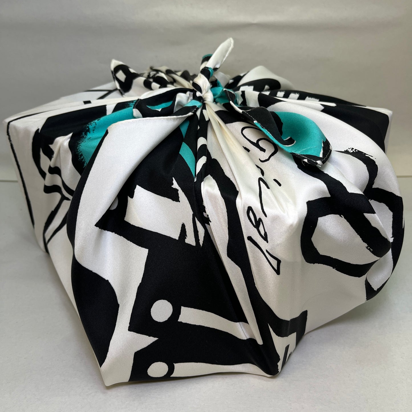 "Mike Quon" Furoshiki Wrapping Cloth