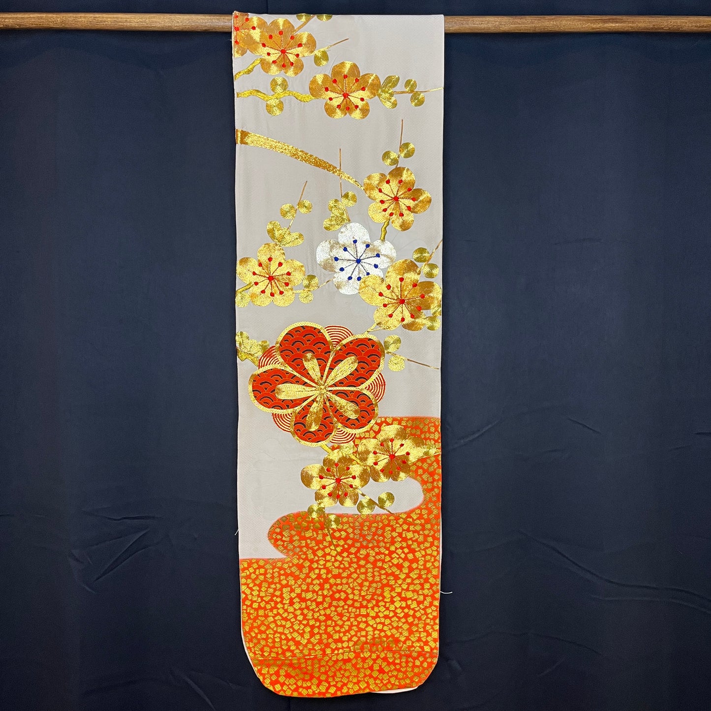 "Furisode Sleeve" Table Runner