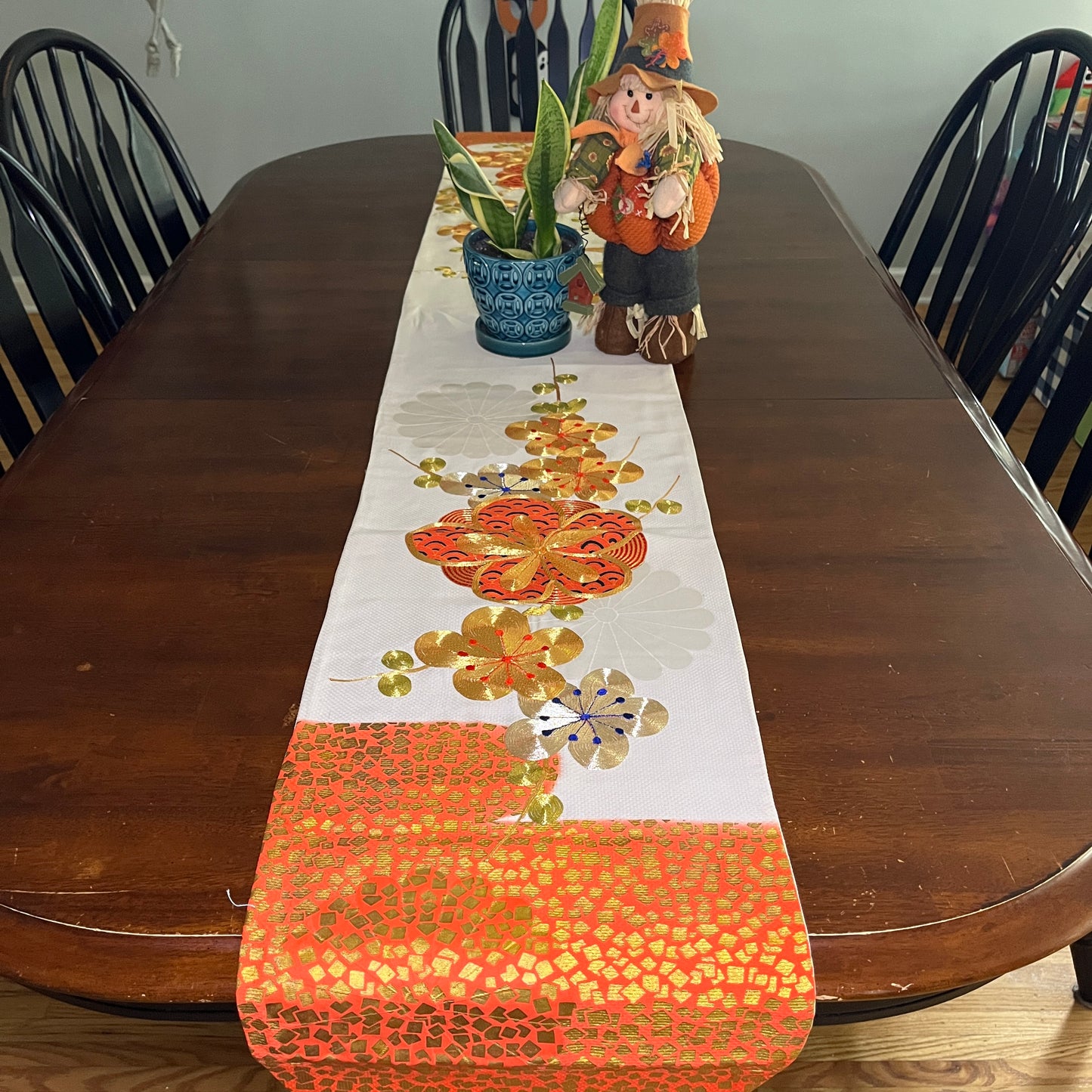 "Furisode Sleeve" Table Runner