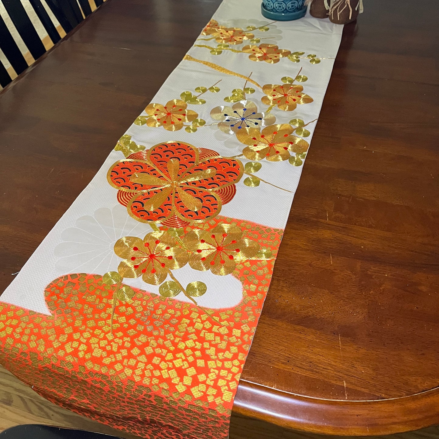 "Furisode Sleeve" Table Runner