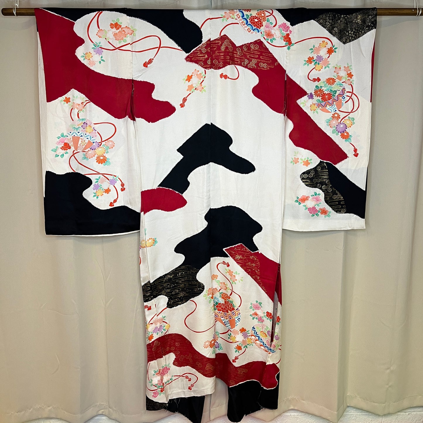 "Temari Fun" Untailored Furisode