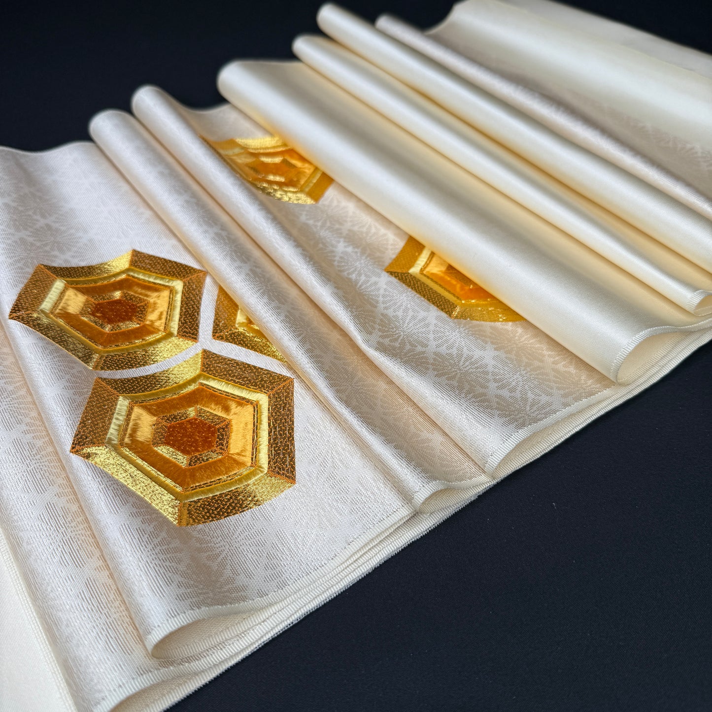 "Finer Things" Vintage Obi BOLT