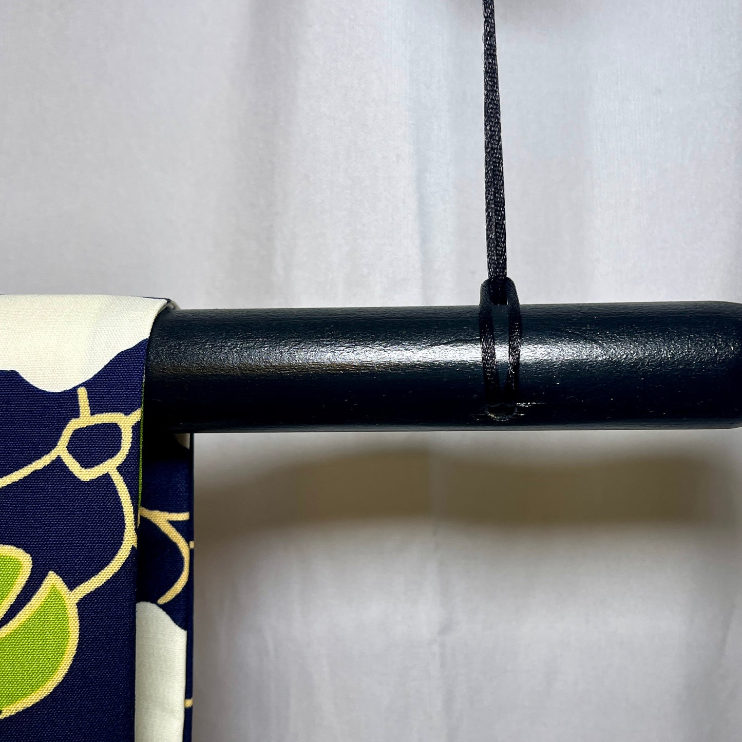 60" Kimono Display Rod (Black)