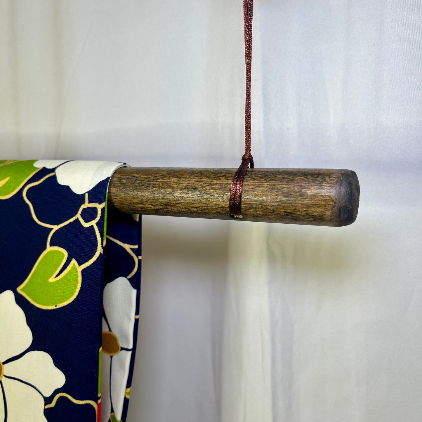 60" Kimono Display Rod (Brown)