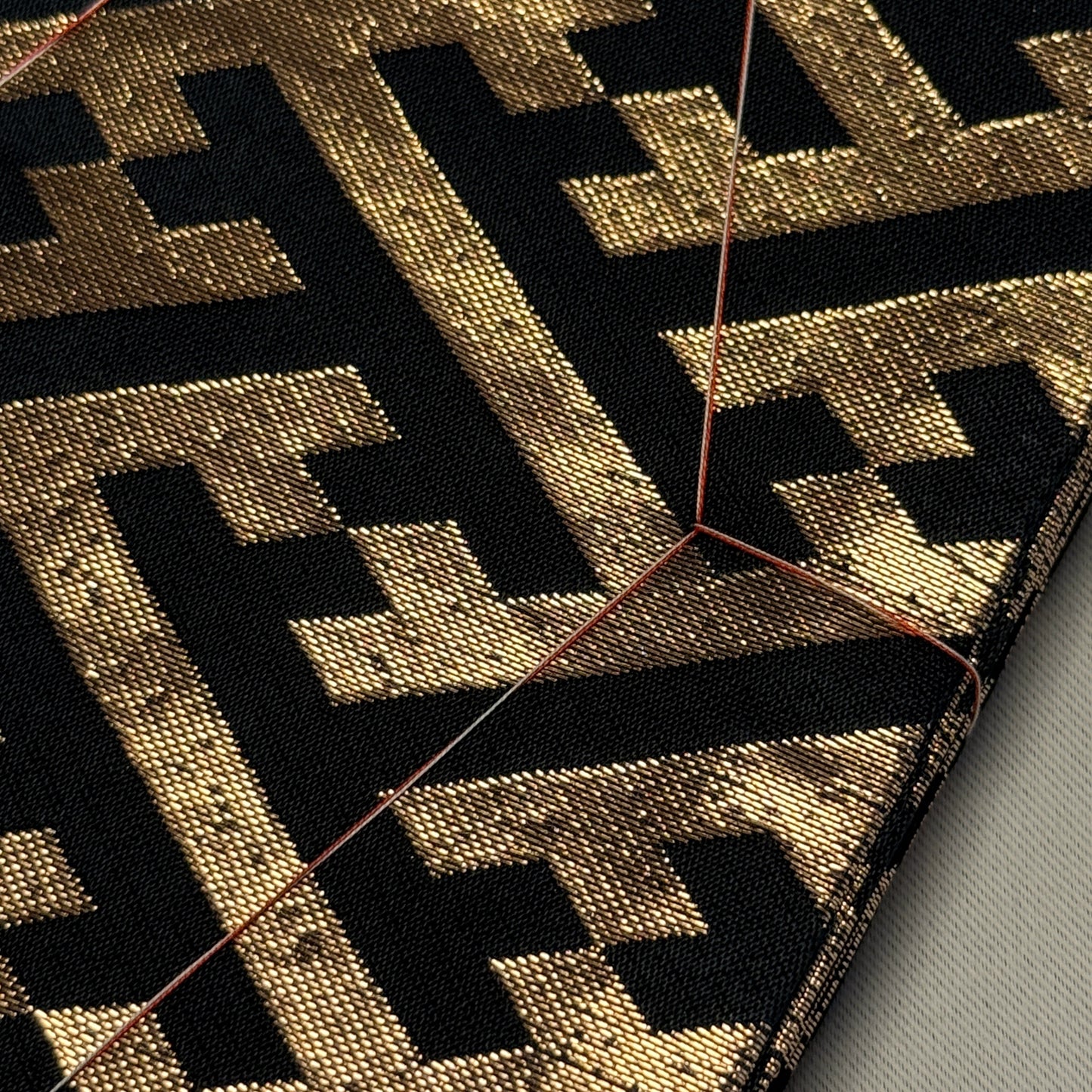 "Gold Labyrinth" Han Obi