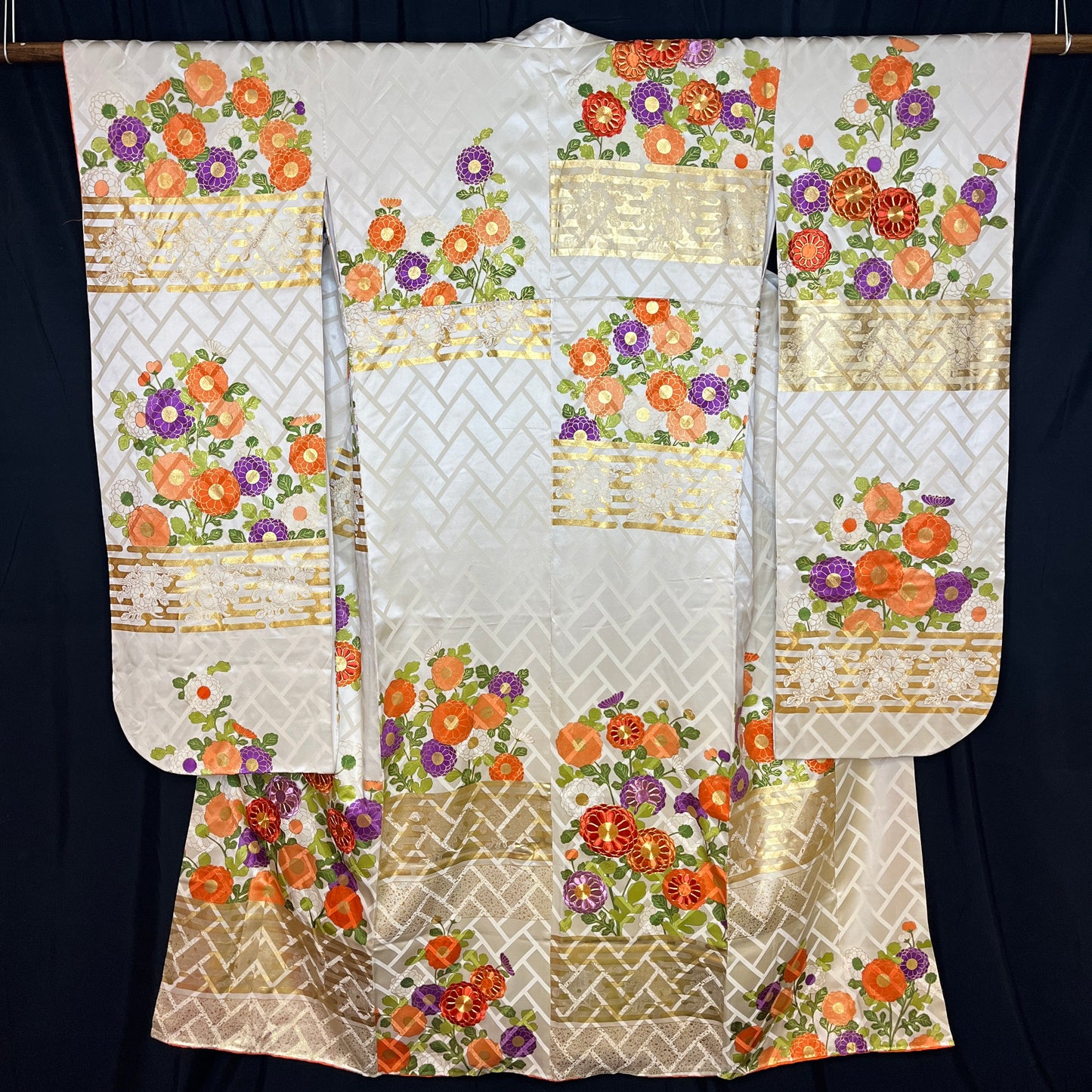 "Higaki Mums" Vintage Furisode Kimono