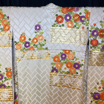 "Higaki Mums" Vintage Furisode Kimono