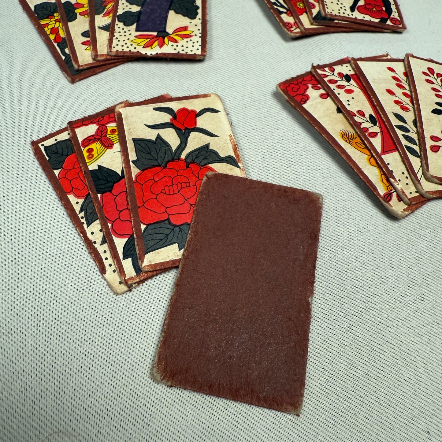 "Retro Appeal" Vintage Hanafuda Card Game