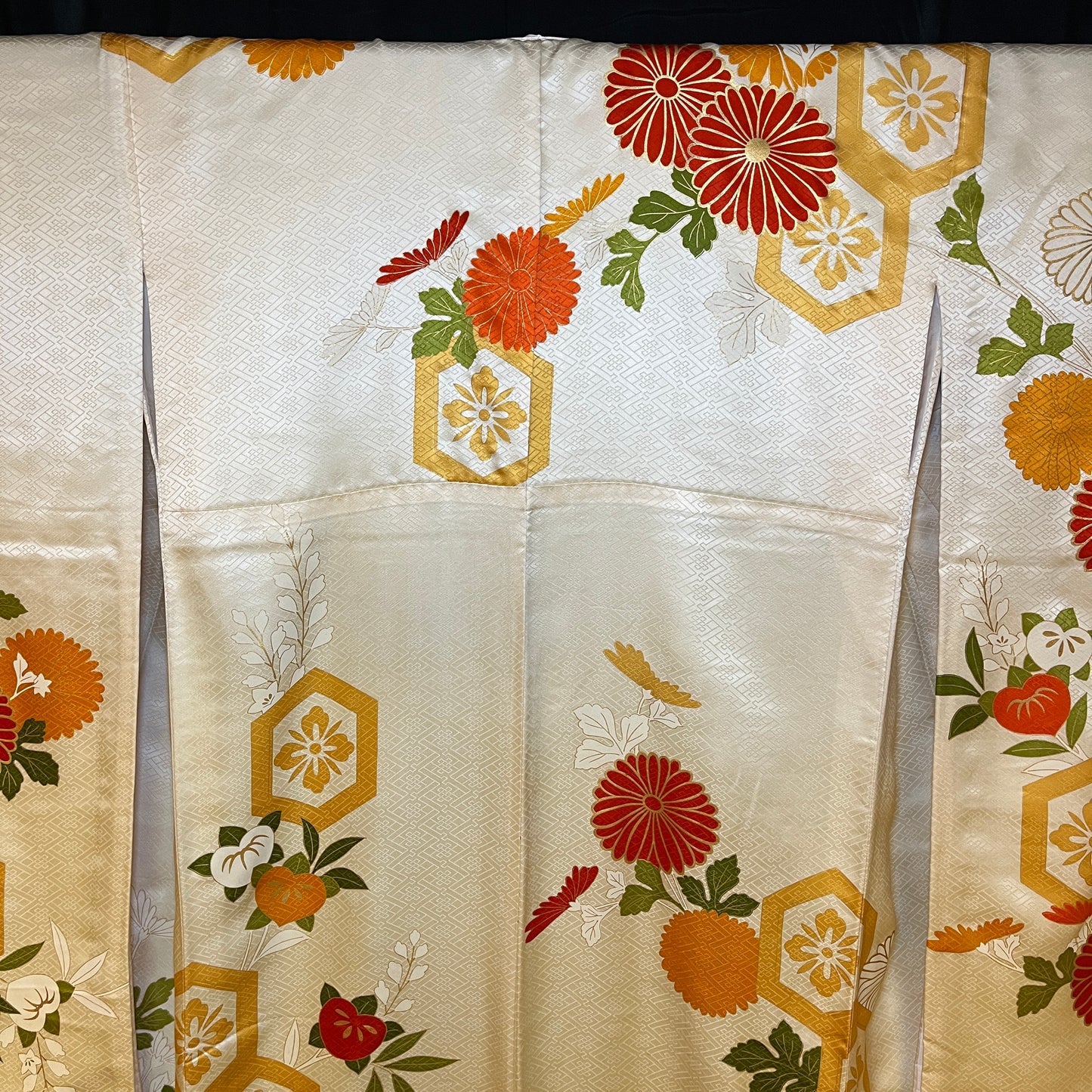 "Tachibana and Mums" Vintage Furisode Kimono