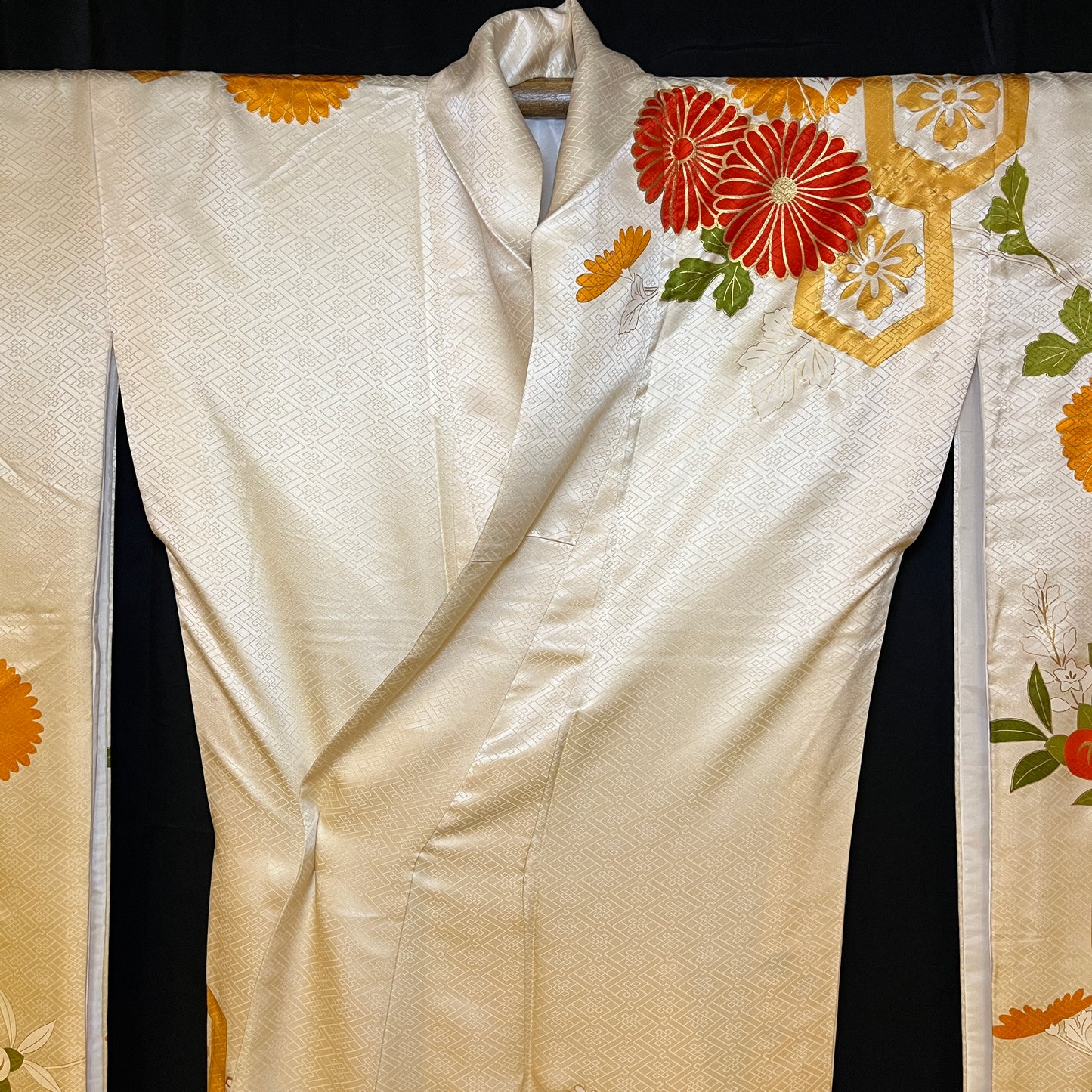 "Tachibana and Mums" Vintage Furisode Kimono