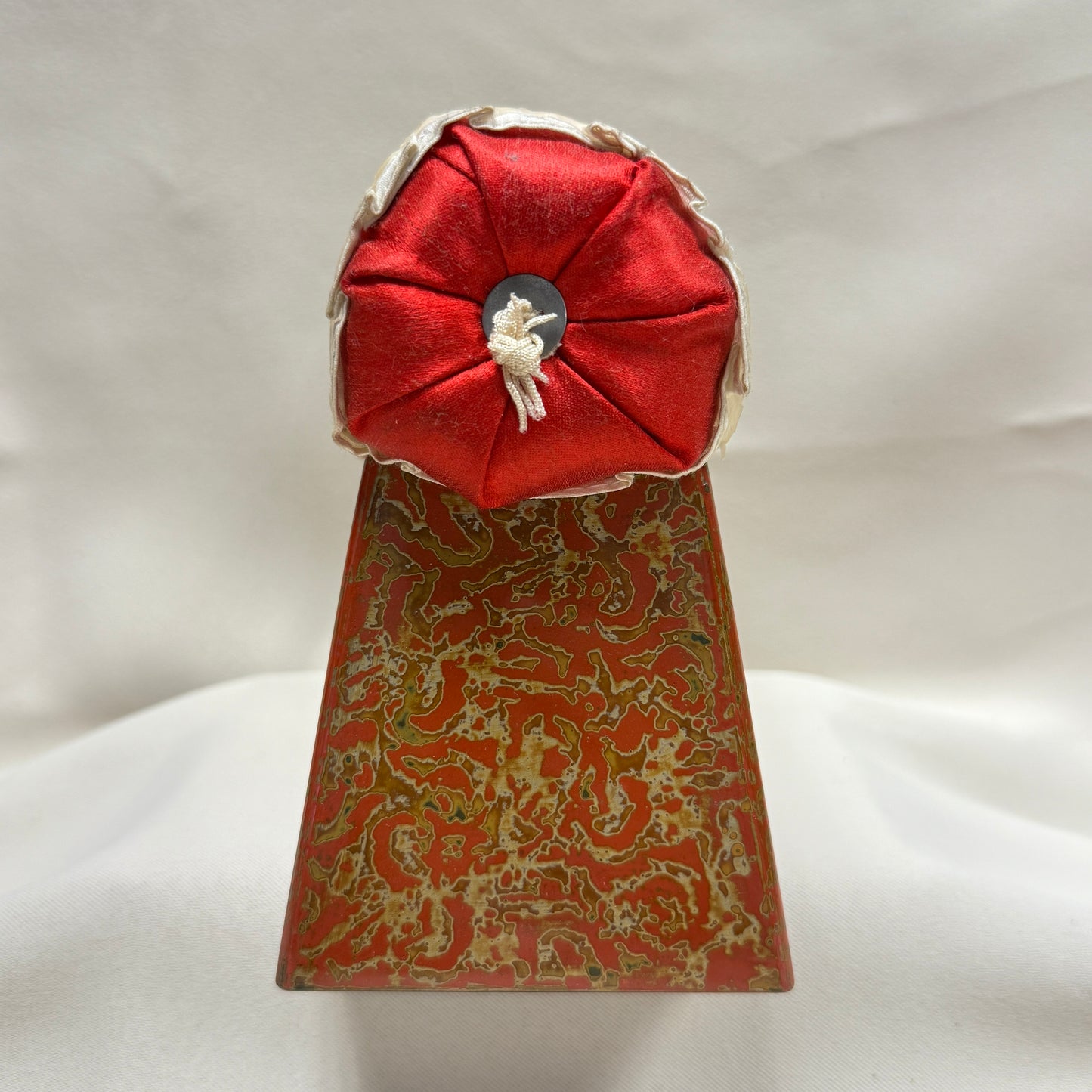 "Beauty Sleep" Takamakura Geisha Pillow