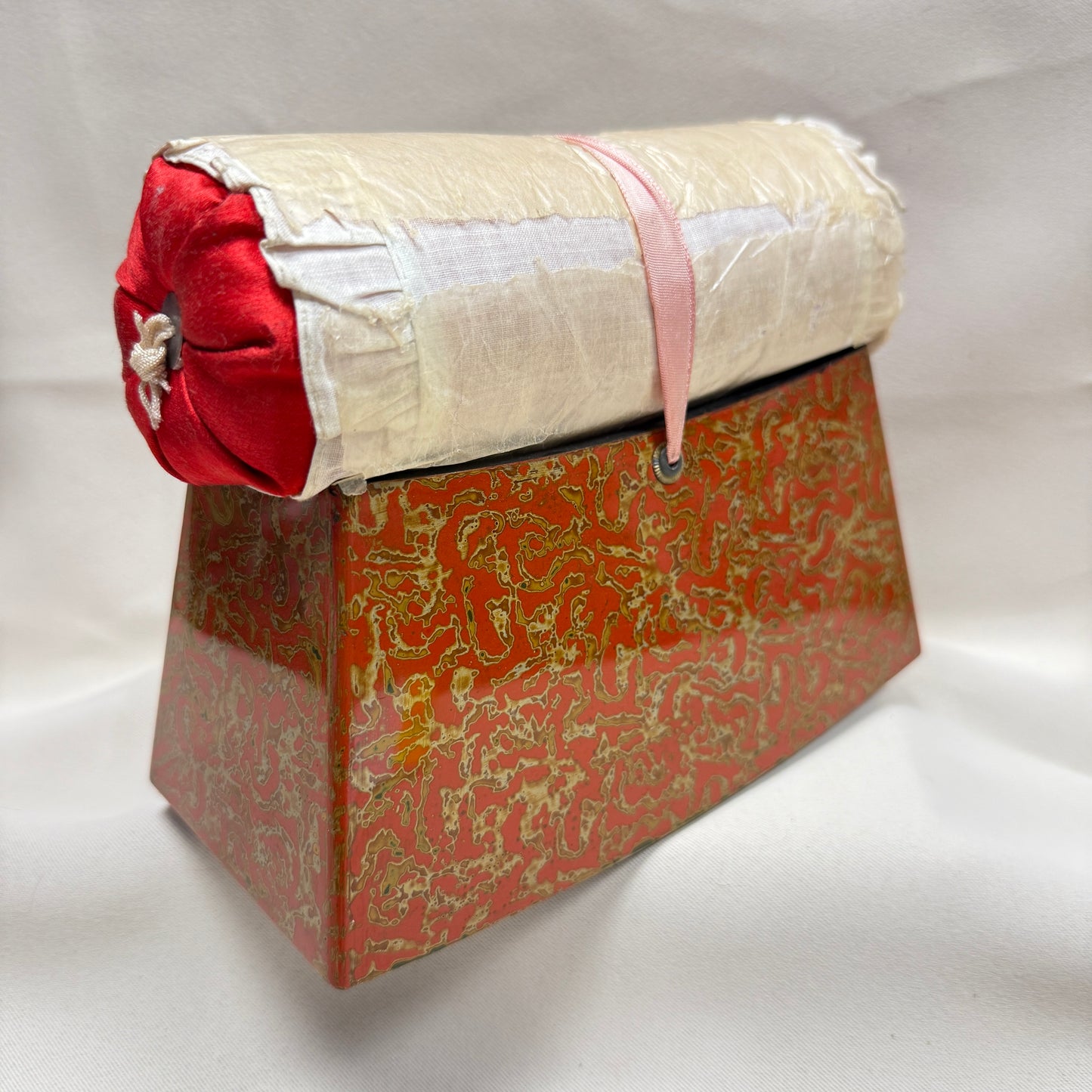 "Beauty Sleep" Takamakura Geisha Pillow