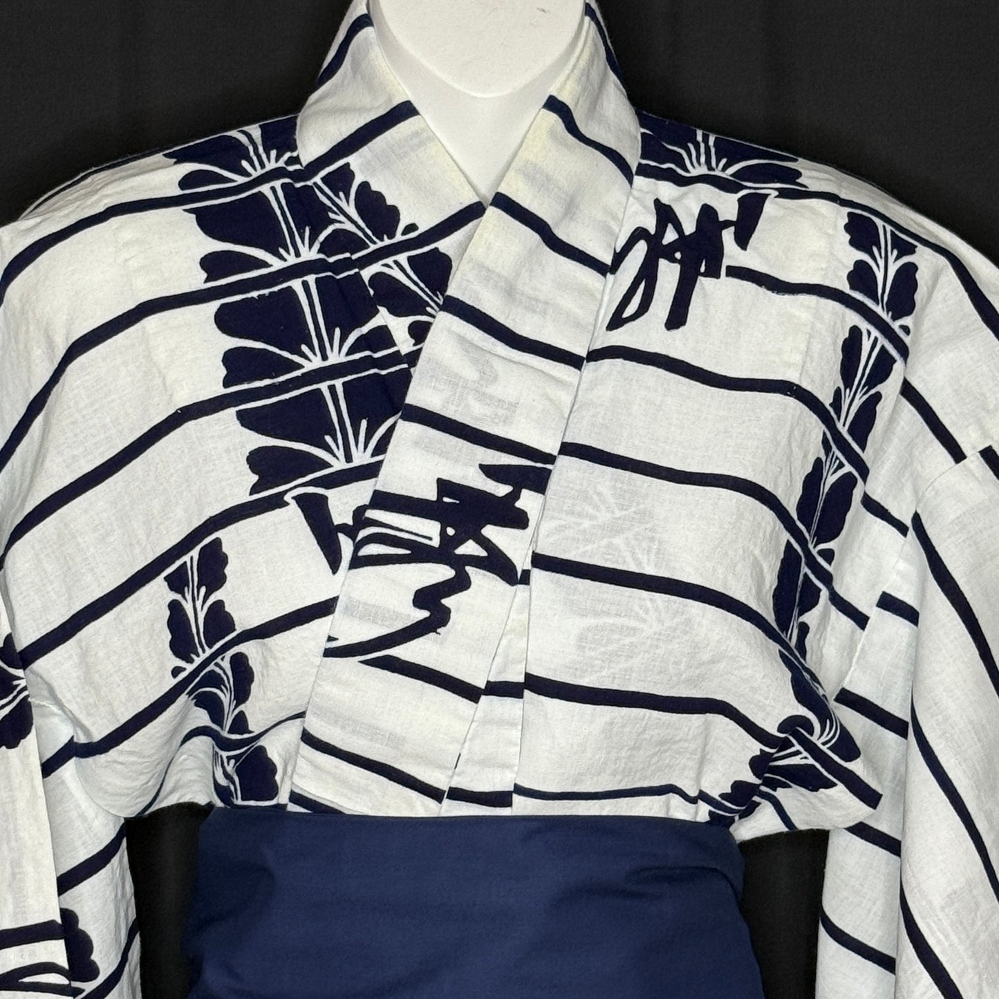 "Kotobuki" Vintage Japanese Yukata
