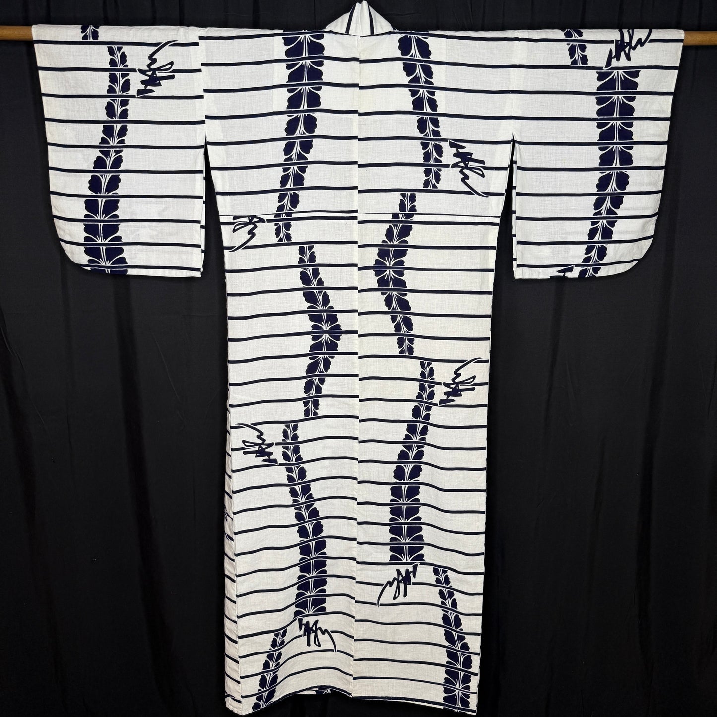 "Kotobuki" Vintage Japanese Yukata